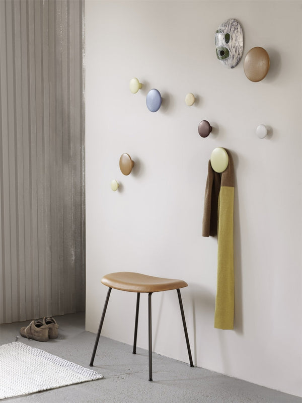 Muuto Fiber jakkara, teräsjalat, konjakki/musta - Laatukaluste
