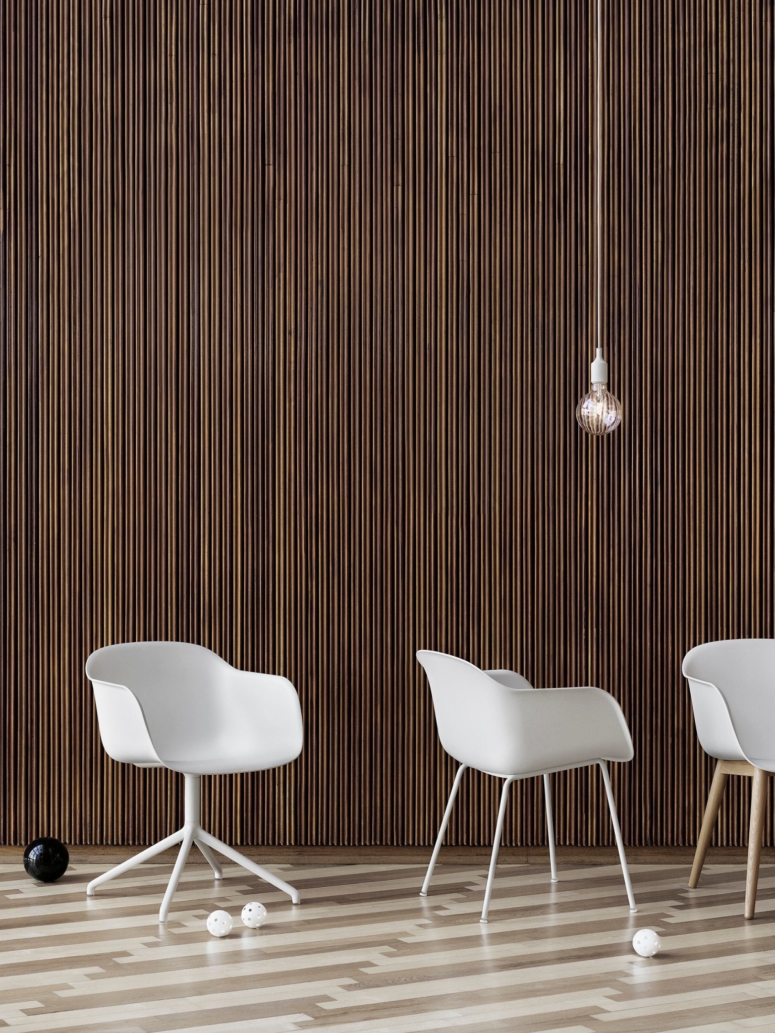 Muuto Fiber tuoli käsinojilla, teräsjalat, harmaa - Laatukaluste