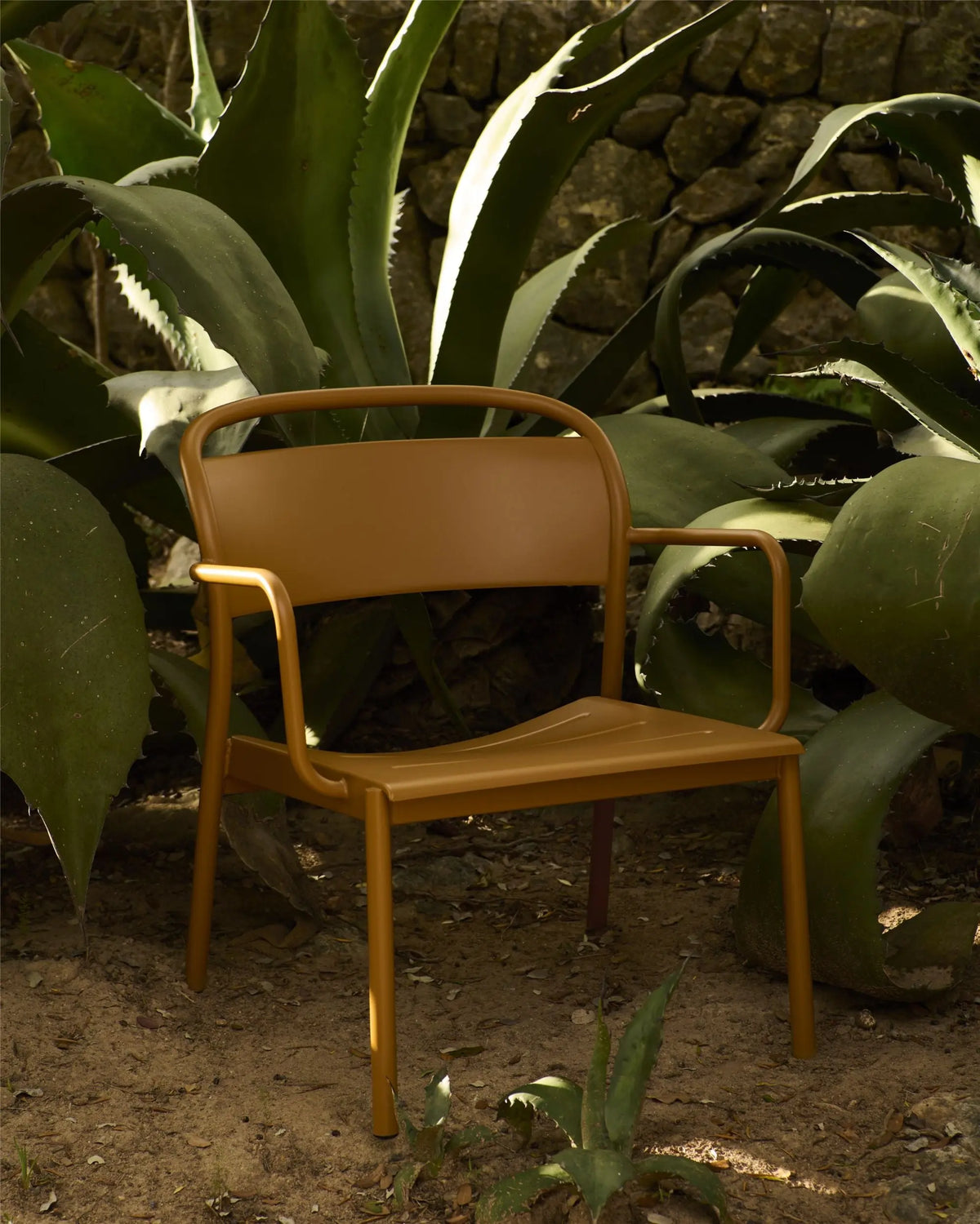 Muuto Linear Steel Lounge nojatuoli poltettu oranssi Muuto