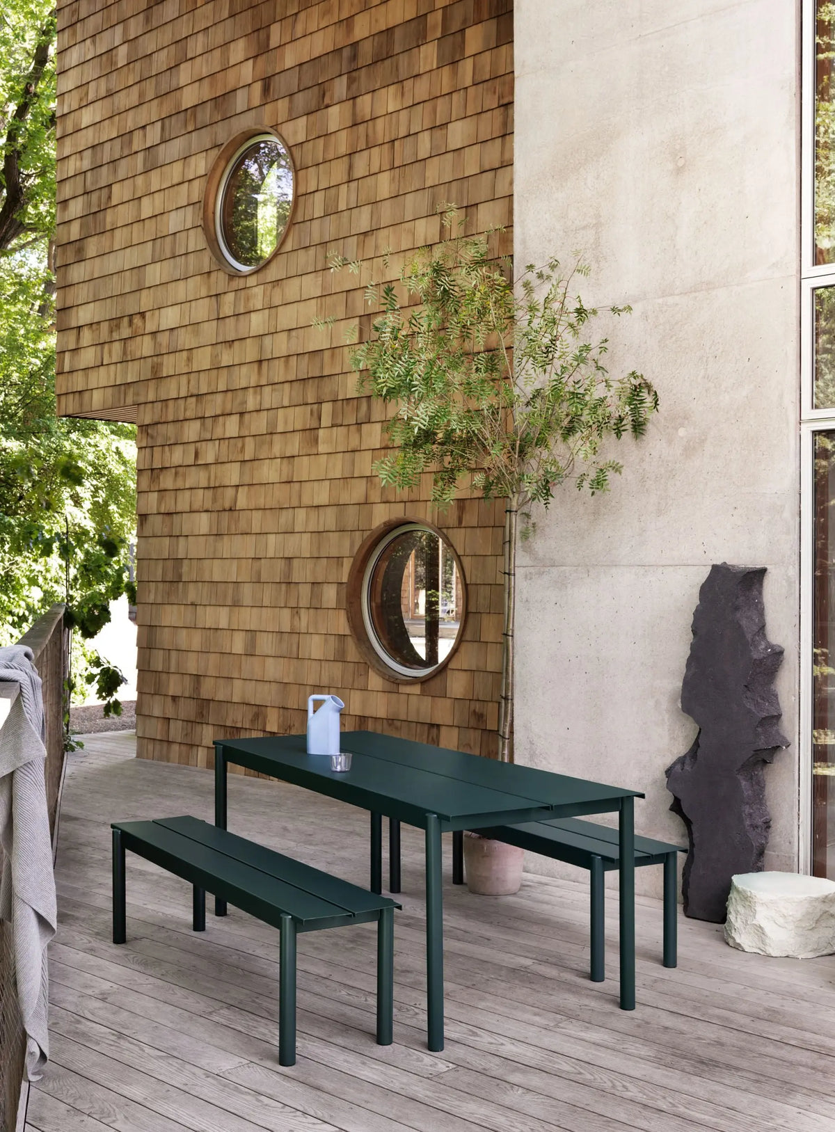 Muuto Linear Steel penkki 170cm tummanvihreä Muuto