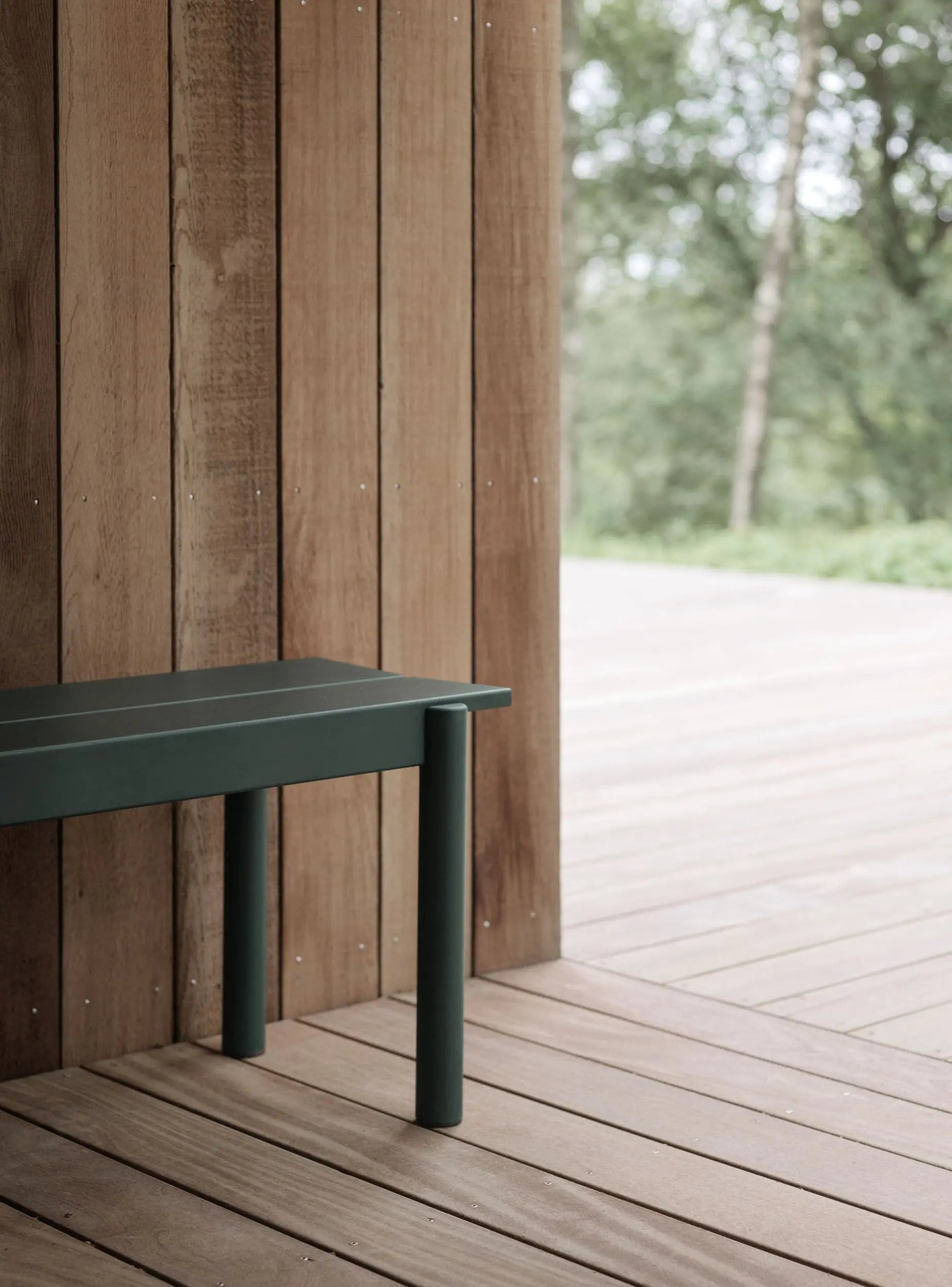 Muuto Linear Steel penkki 170cm tummanvihreä Muuto