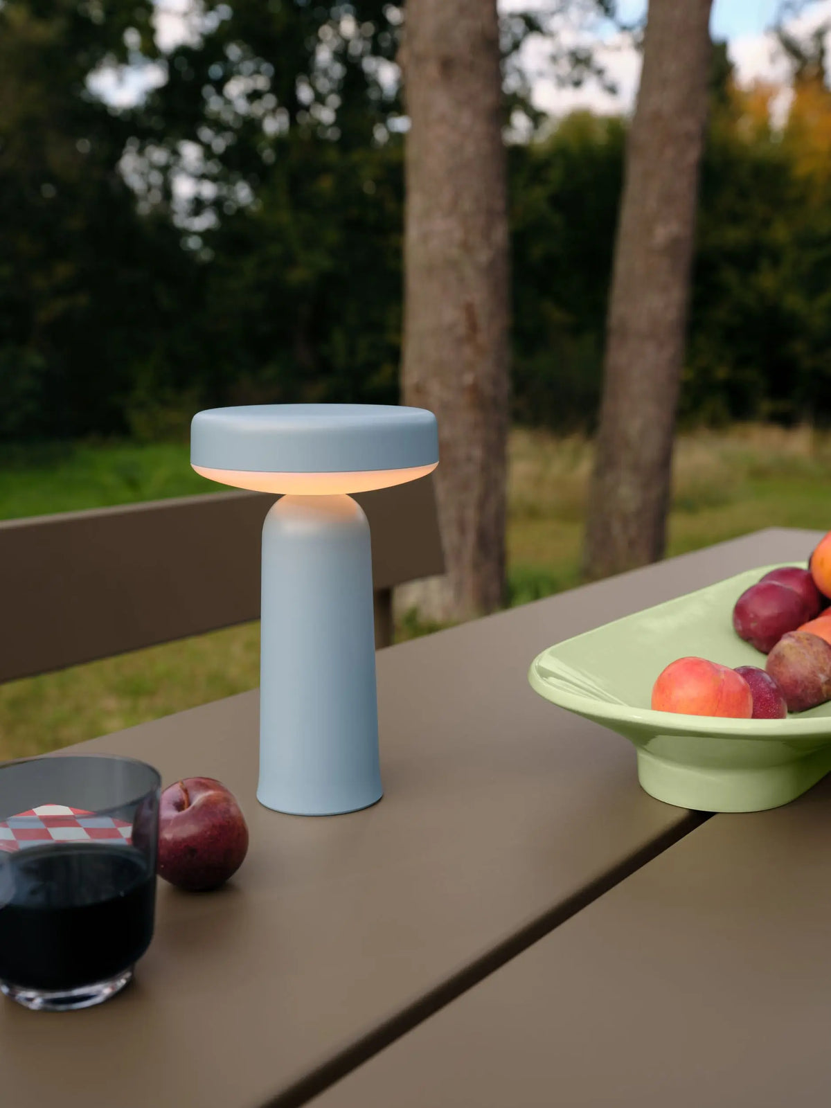 Muuto Linear Steel pöytä 140x75cm taupe Muuto