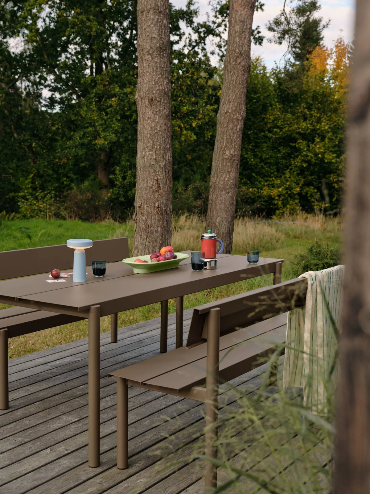 Muuto Linear Steel pöytä 200x75cm taupe Muuto