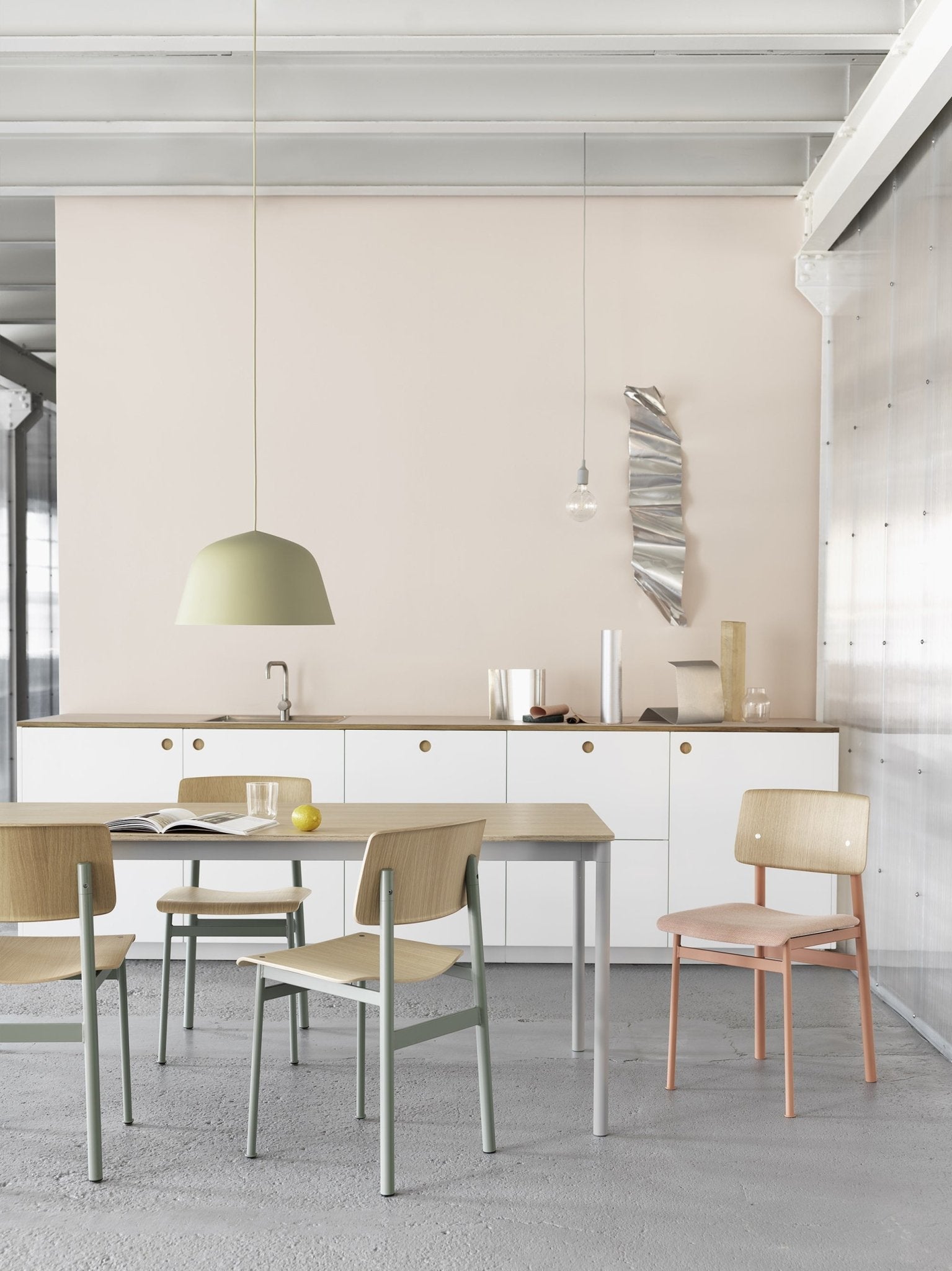 Muuto Loft tuoli tammi/musta - Laatukaluste