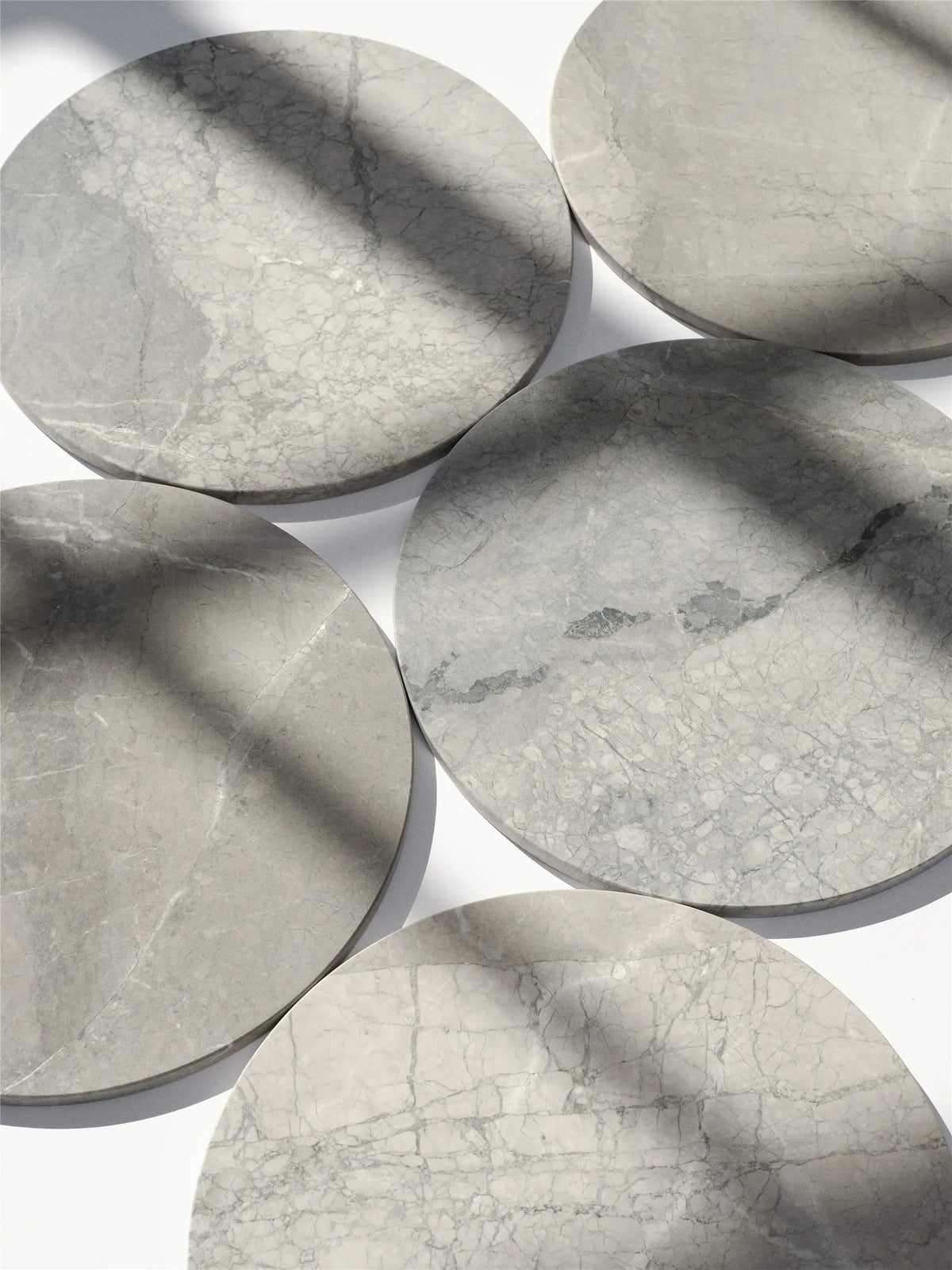 Muuto Midst sohvapöytä harmaa marmori/tummanpunainen Muuto