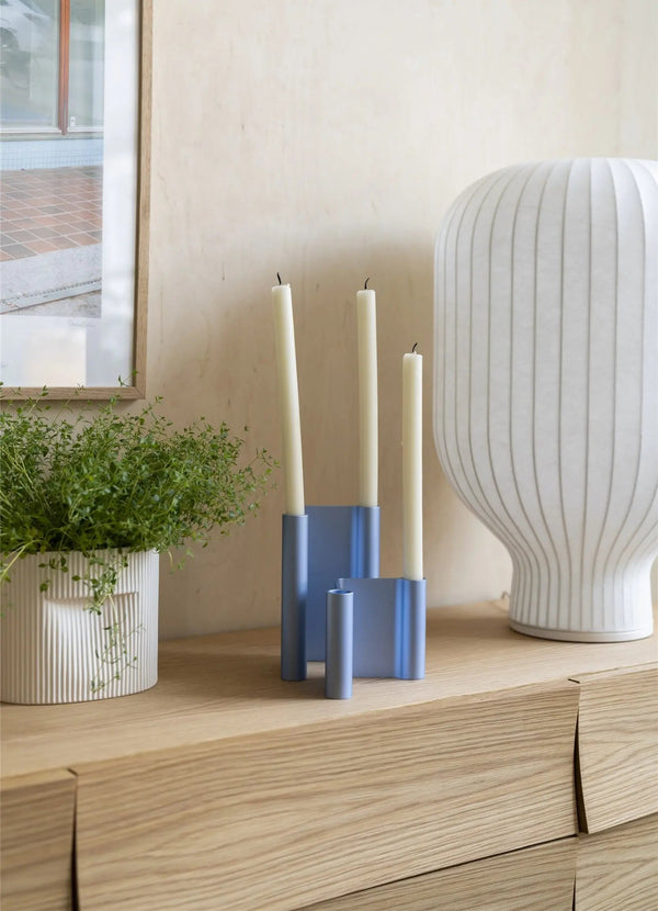 Muuto Pair kynttilänjalka iso vaaleansininen Muuto