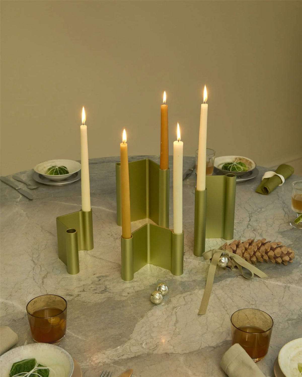 Muuto Pair kynttilänjalka iso vihreä Muuto