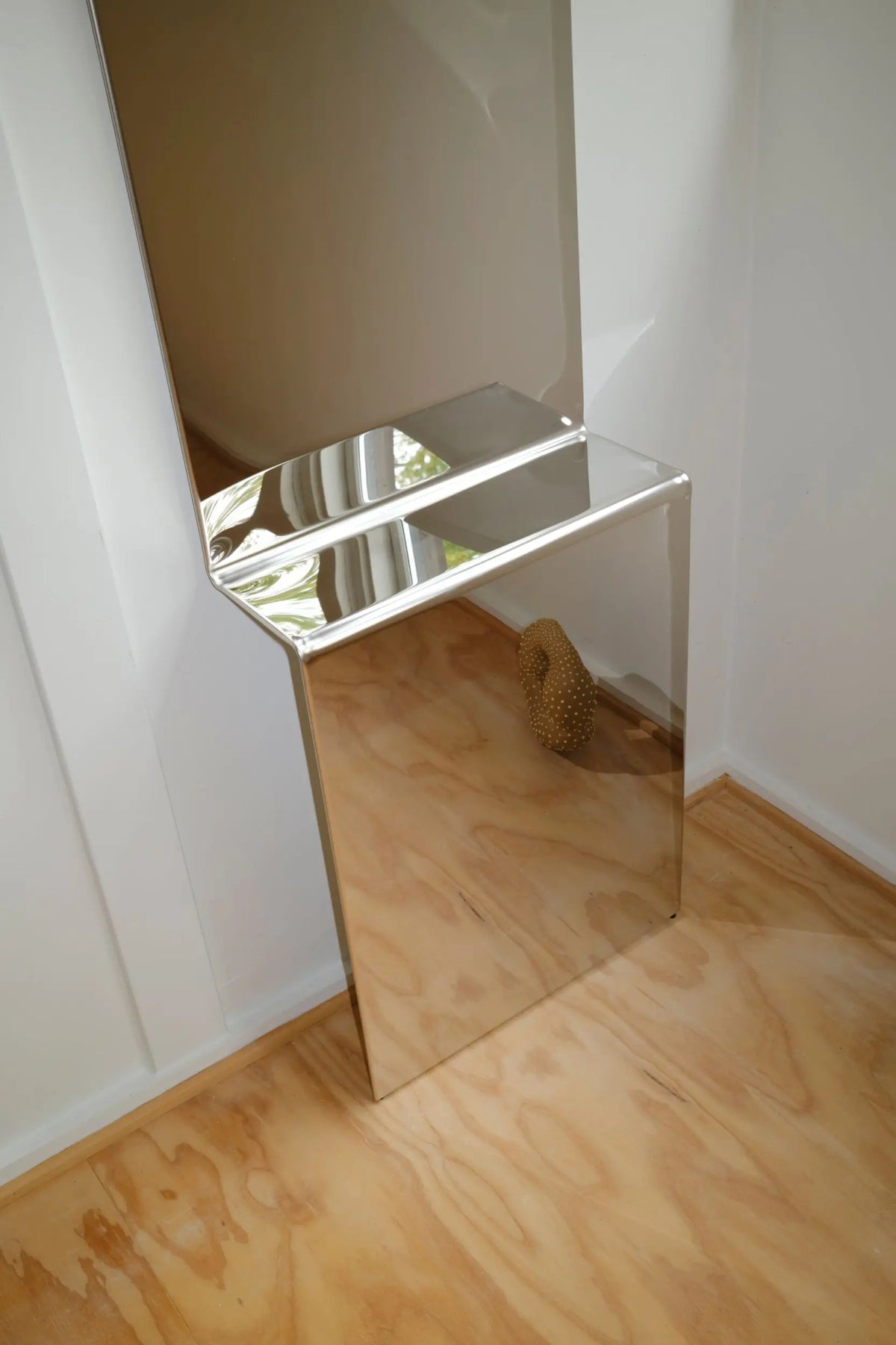 Muuto Pleat peili 227x57 kiillotettu teräs Muuto