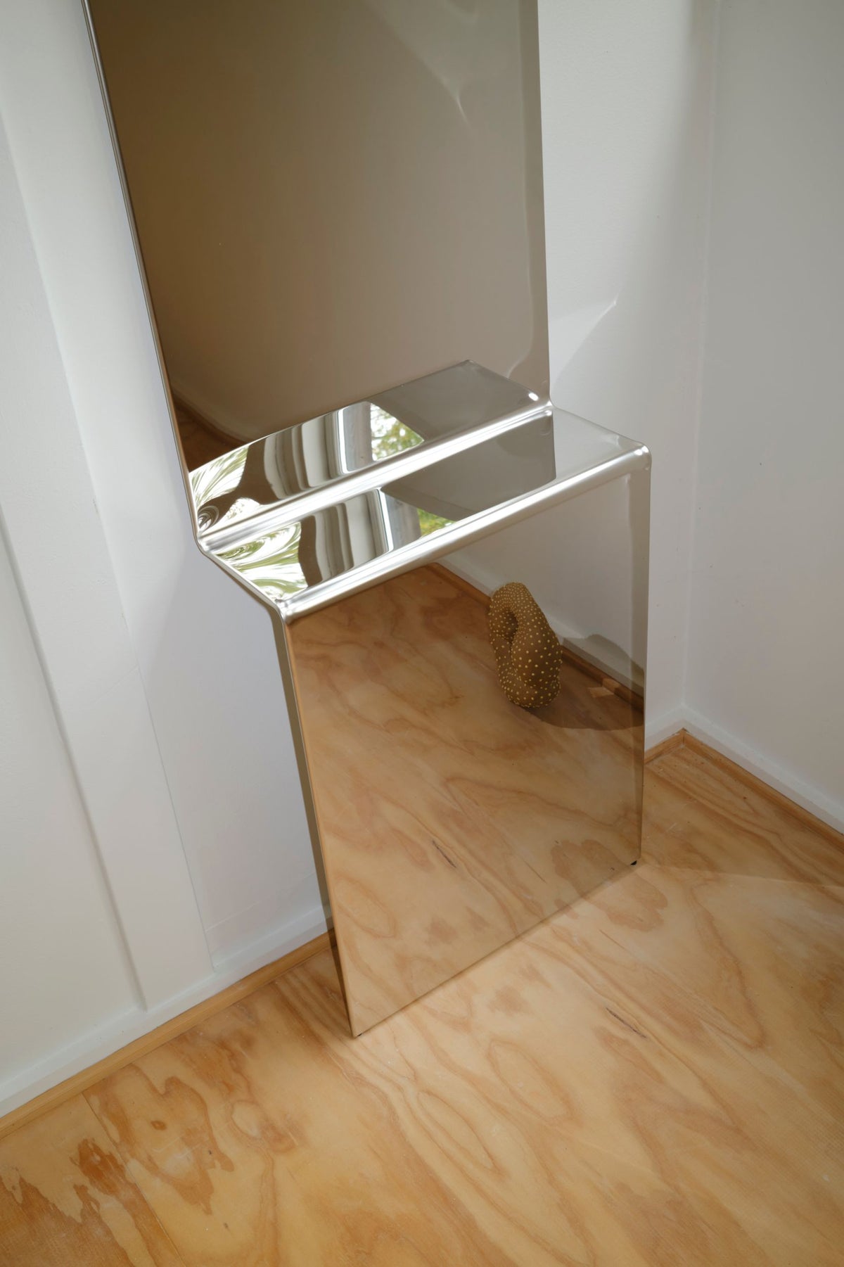 Muuto Pleat peili 227x57 kiillotettu teräs Muuto