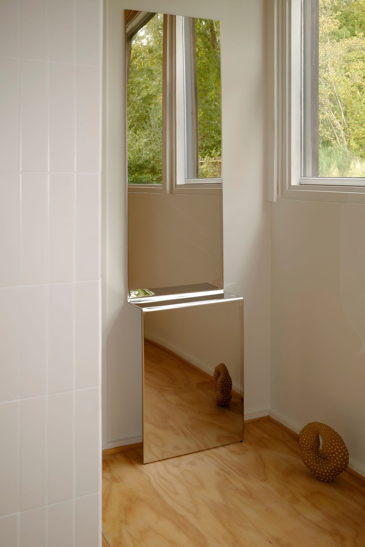 Muuto Pleat peili 227x57 kiillotettu teräs Muuto