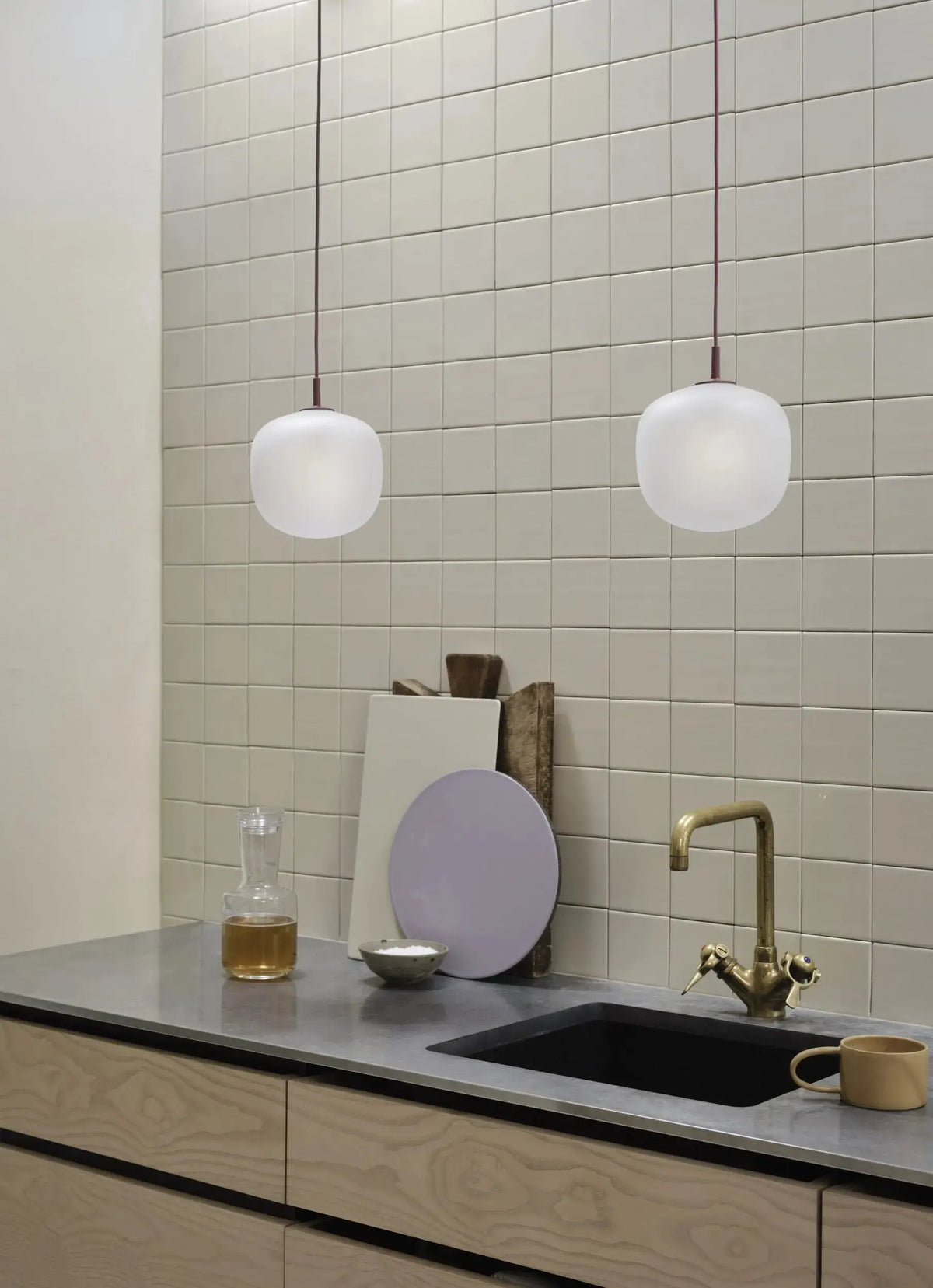 Muuto Rime valaisin Ø12 tummanpunainen Muuto