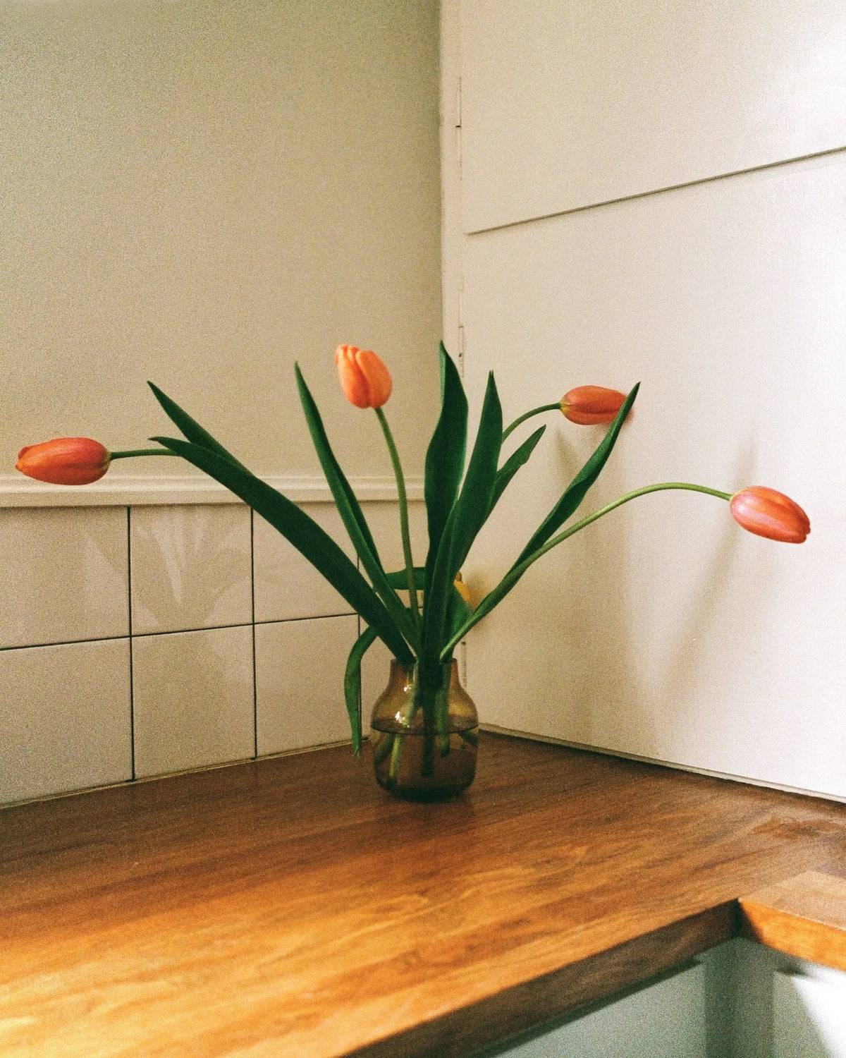 Muuto Silent maljakko Ø11 poltettu oranssi Muuto
