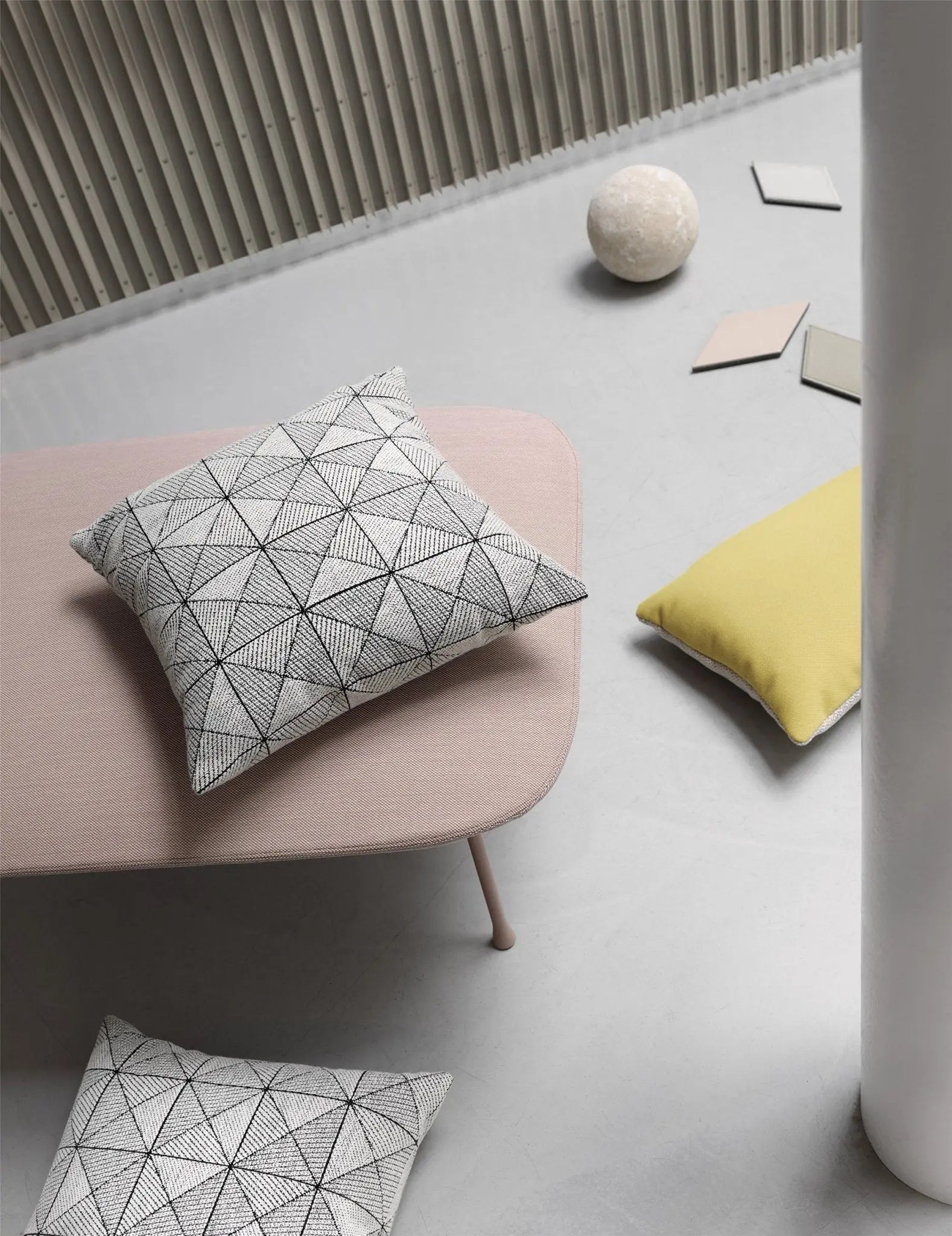 Kopio: Muuto Tile tyyny 50x50 musta/valkoinen Muuto