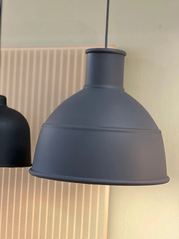 Muuto Unfold valaisin tummanharmaa (Myymälämalli) Muuto