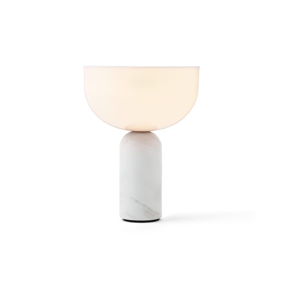 New Works Kizu Portable pöytävalaisin valkoinen marmori New Works