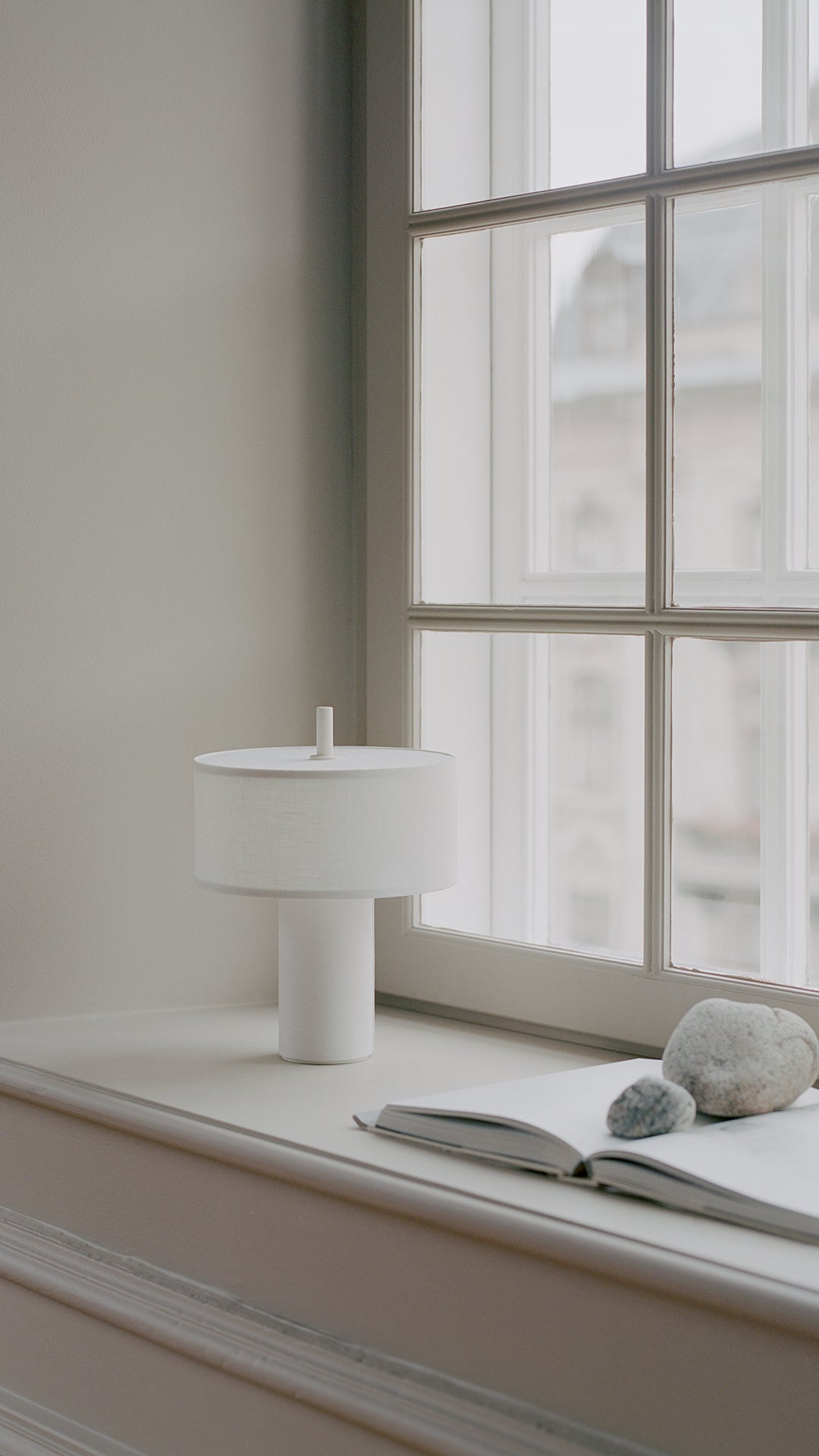 New Works Margin Portable pöytävalaisin valkoinen New Works