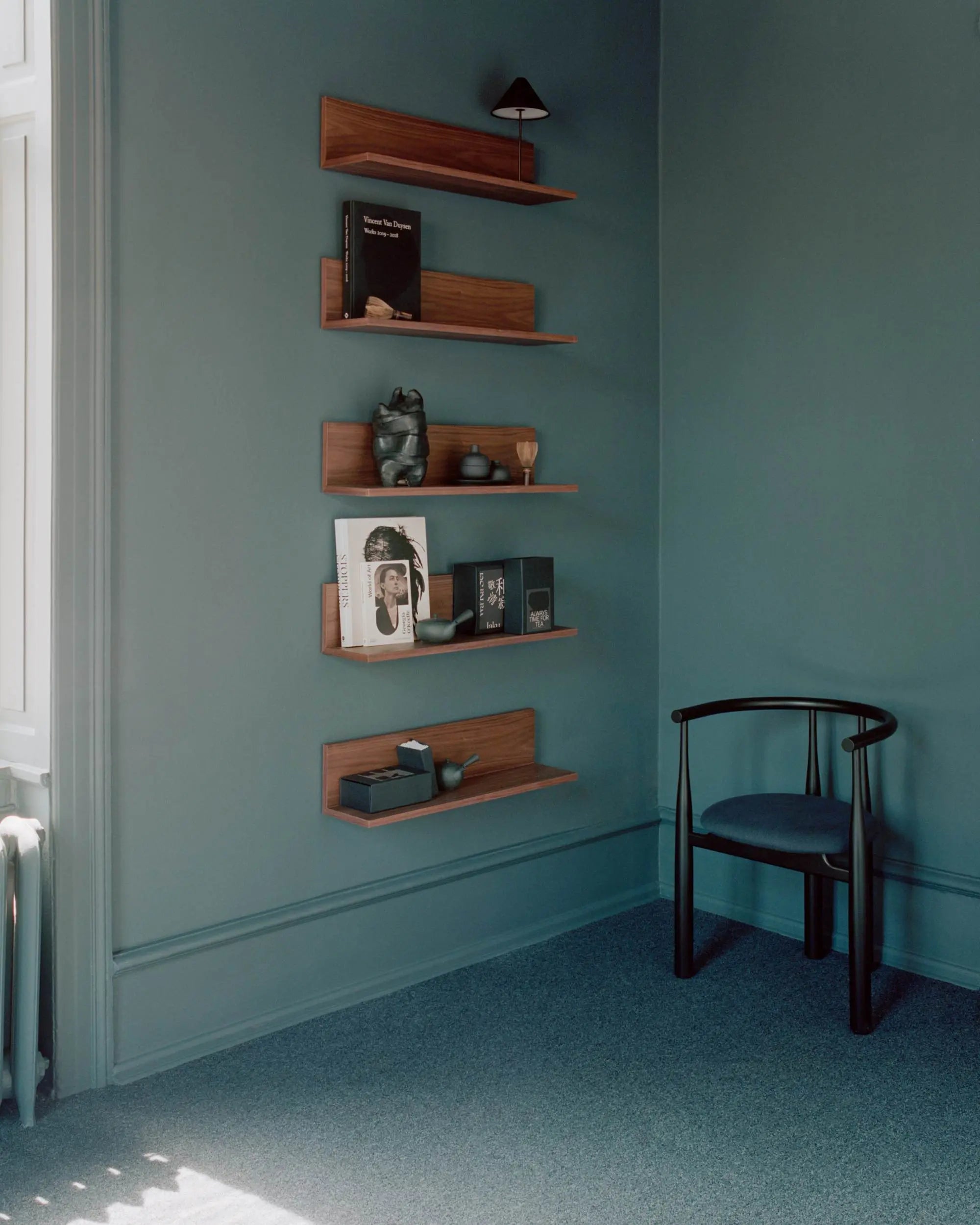 New Works Tana hylly pähkinä New Works