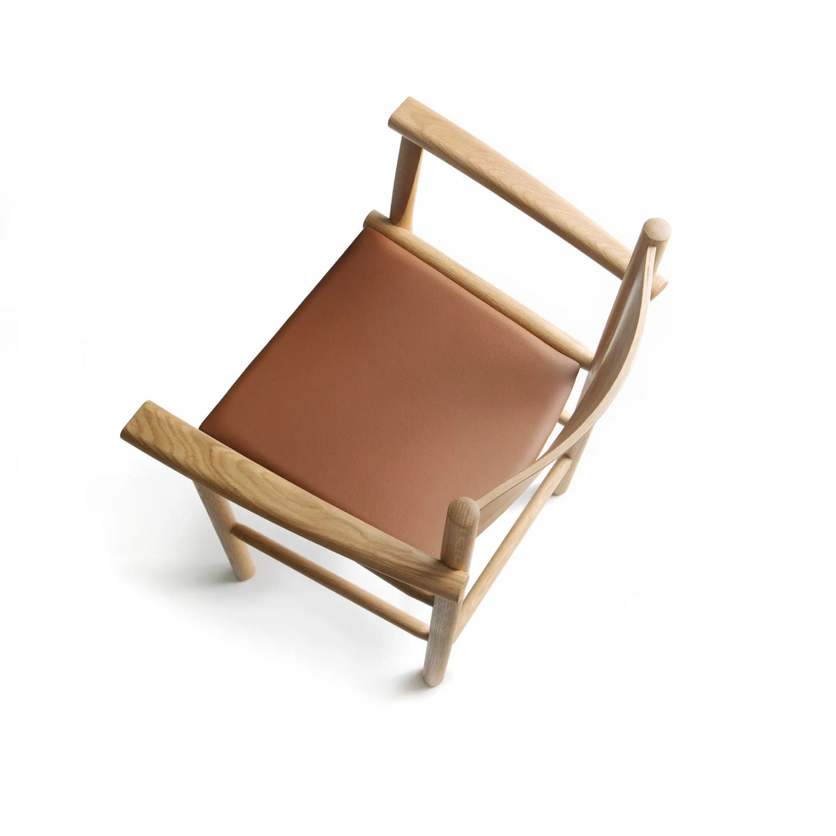 Nikari Akademia käsinojatuoli tammi/konjakki Nikari