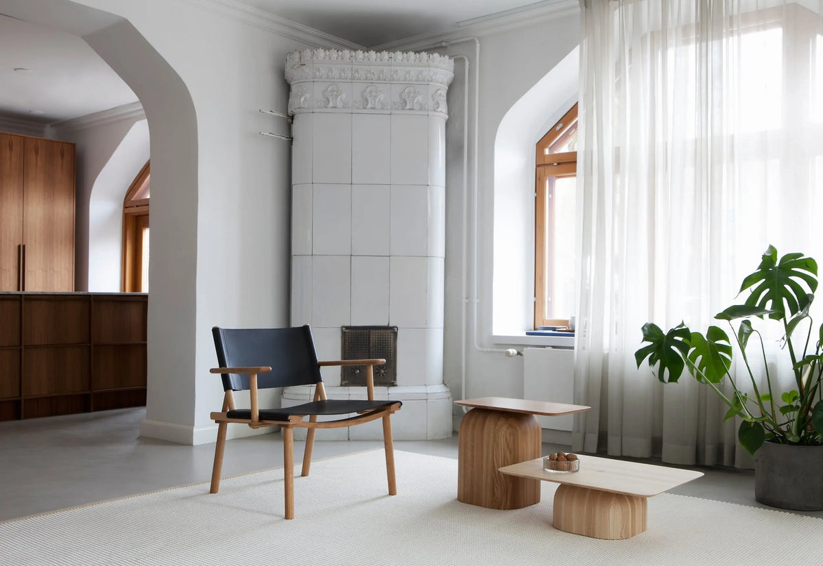 Nikari April pöytä matala saarni - Laatukaluste