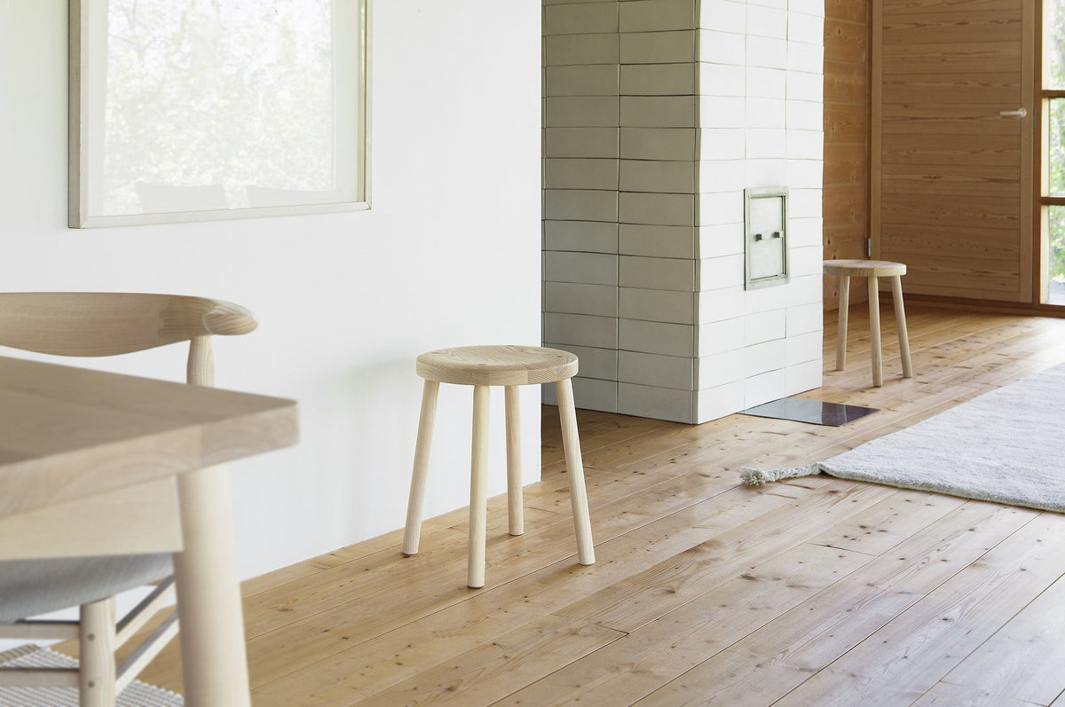 Nikari Storia jakkara 45 cm saarni - Laatukaluste