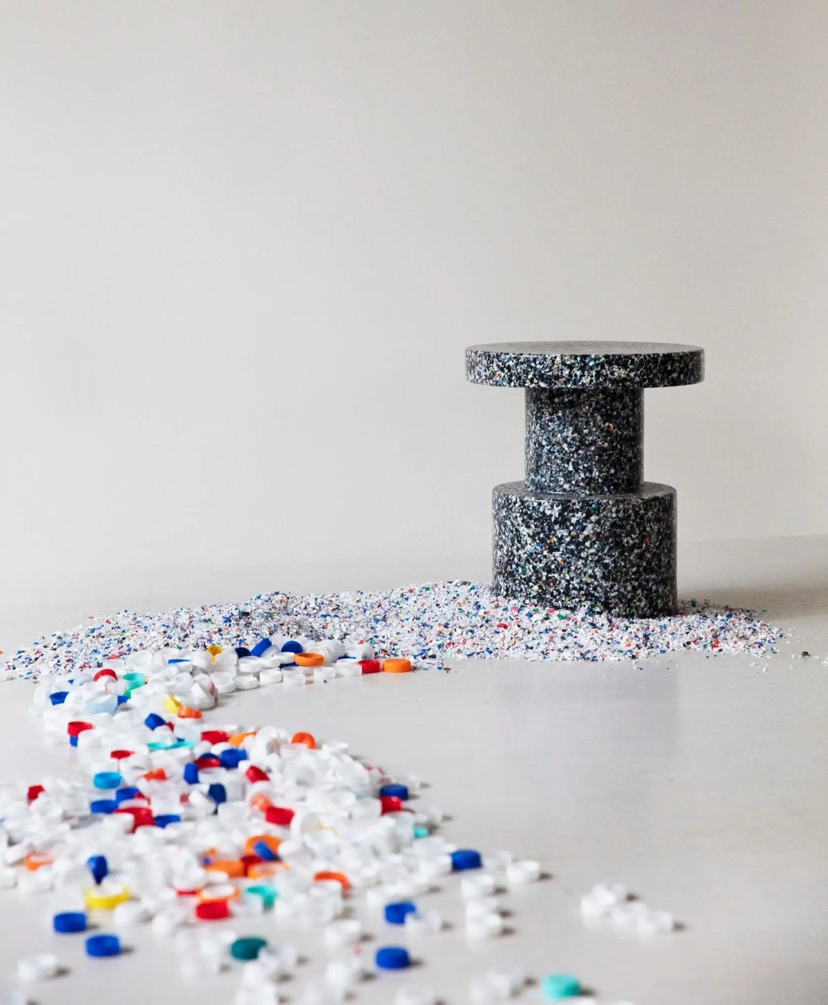 Normann Copenhagen Bit jakkara musta-multi - Laatukaluste