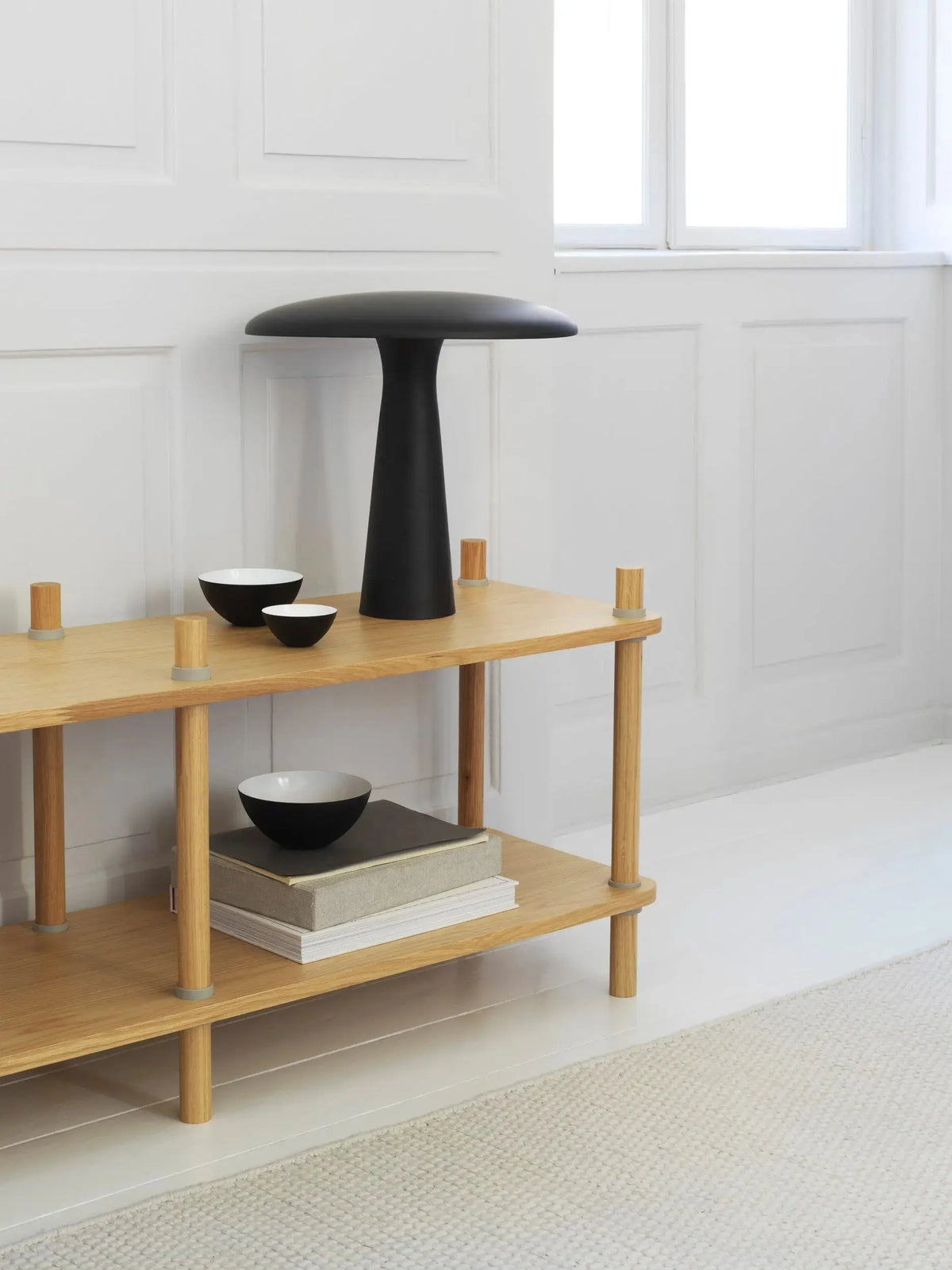 Normann Copenhagen Jam hyllykkö matala tammi Normann Copenhagen