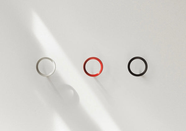 Normann Copenhagen Loop M ripustin lämmin harmaa - Laatukaluste