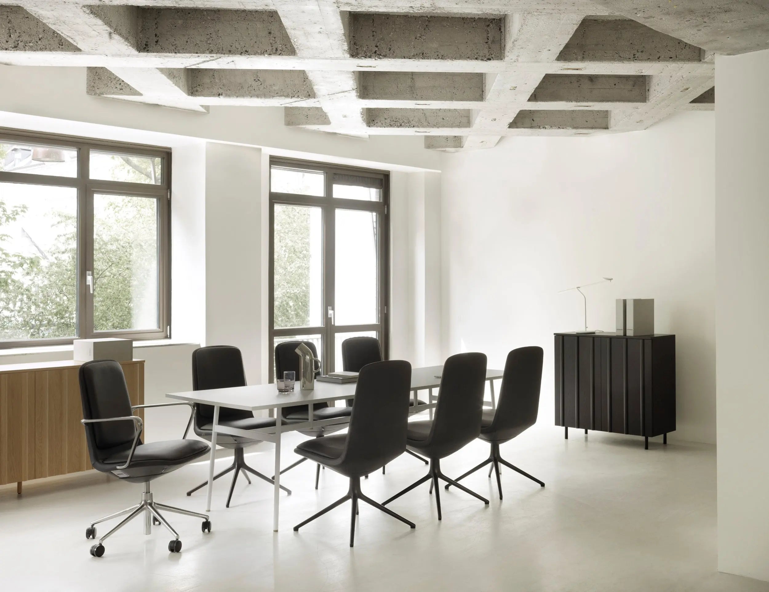 Normann Copenhagen Rib kaappi musta - Laatukaluste