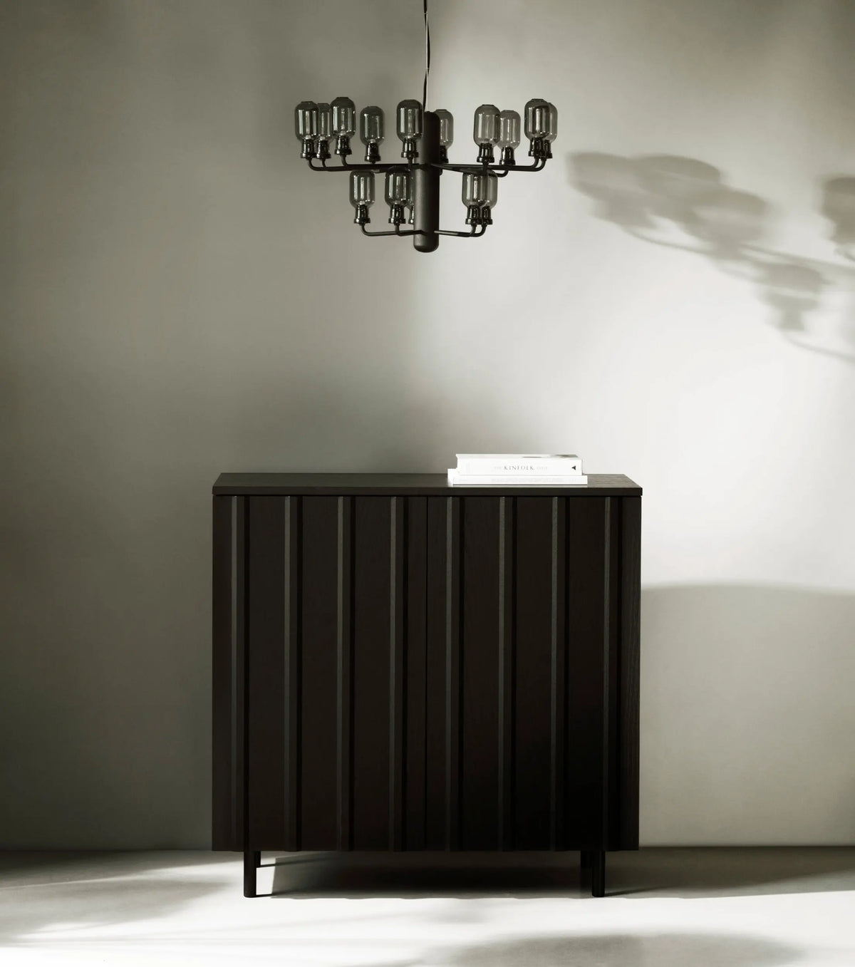 Normann Copenhagen Rib kaappi musta - Laatukaluste