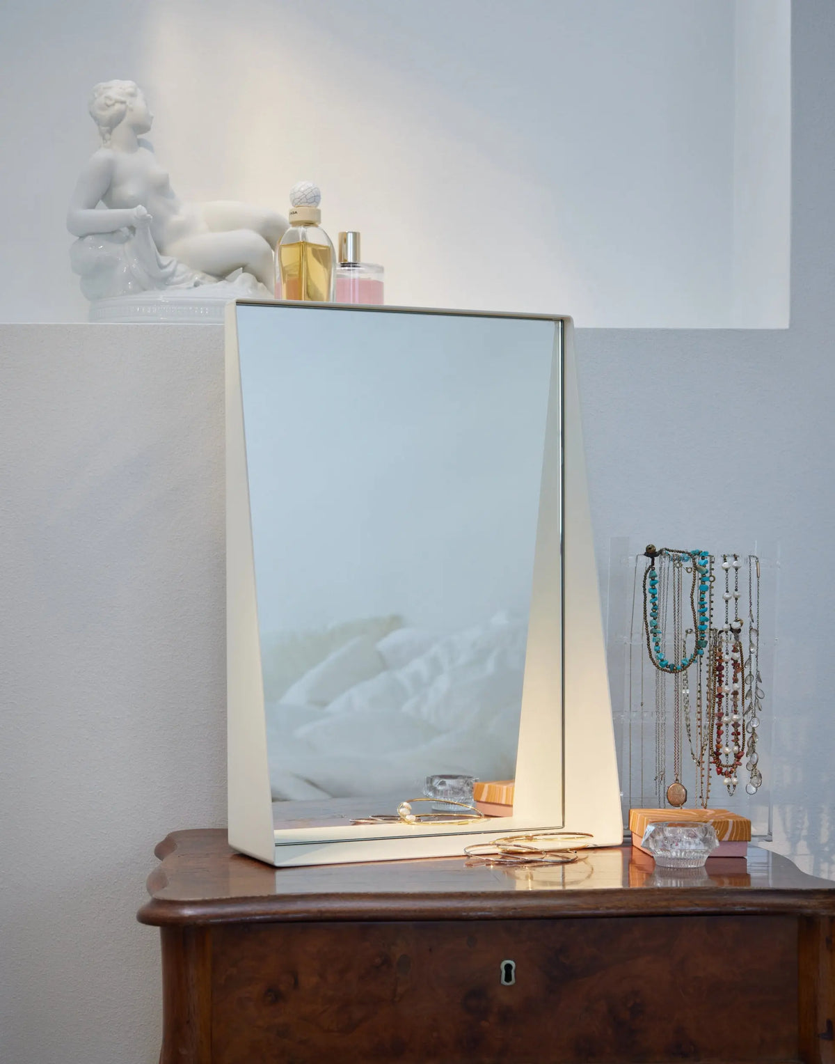 PLEASE WAIT to be SEATED Beak peili M kermanvalkoinen PLEASE WAIT to be SEATED