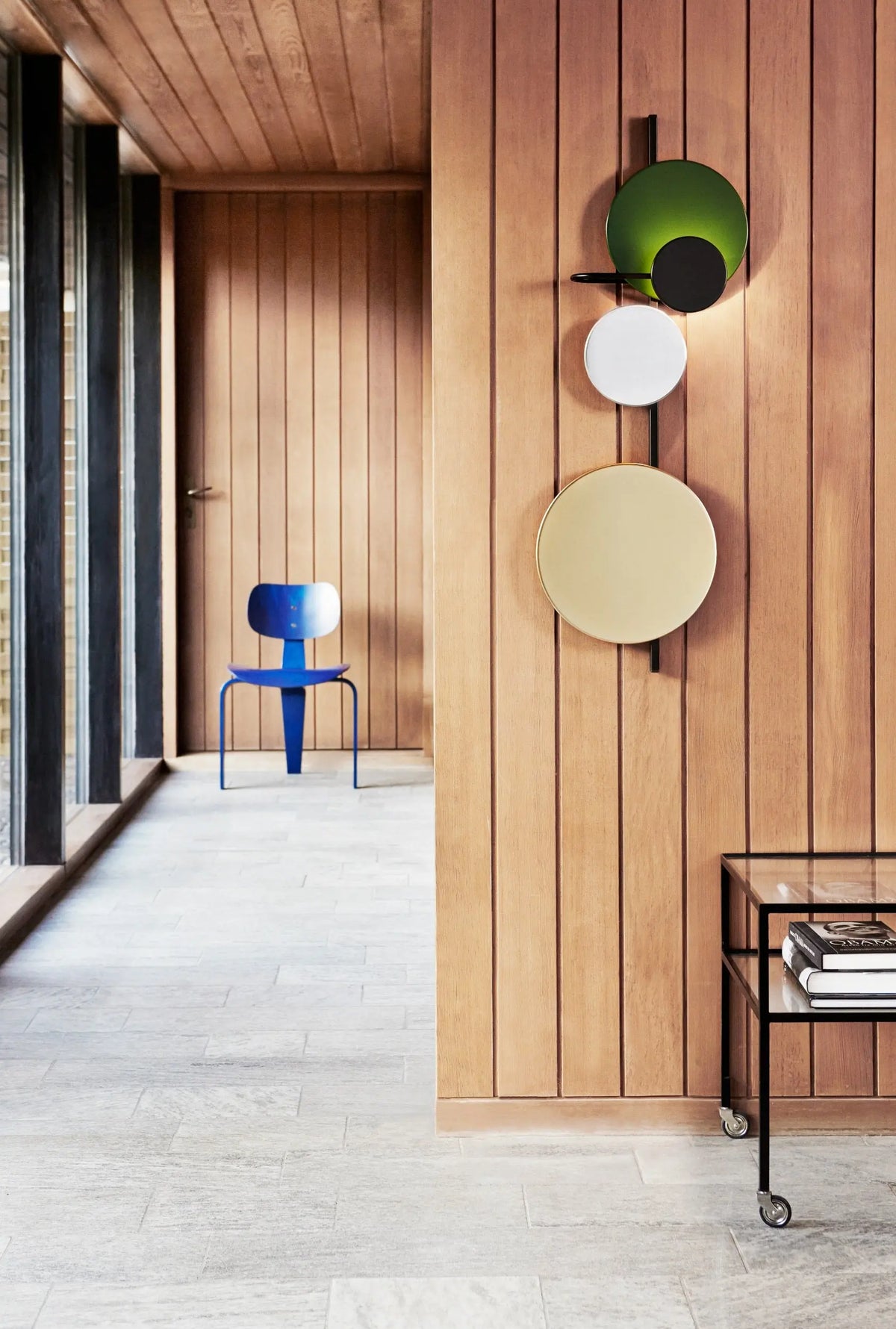 PLEASE WAIT to be SEATED Planet seinävalaisin vihreä PLEASE WAIT to be SEATED