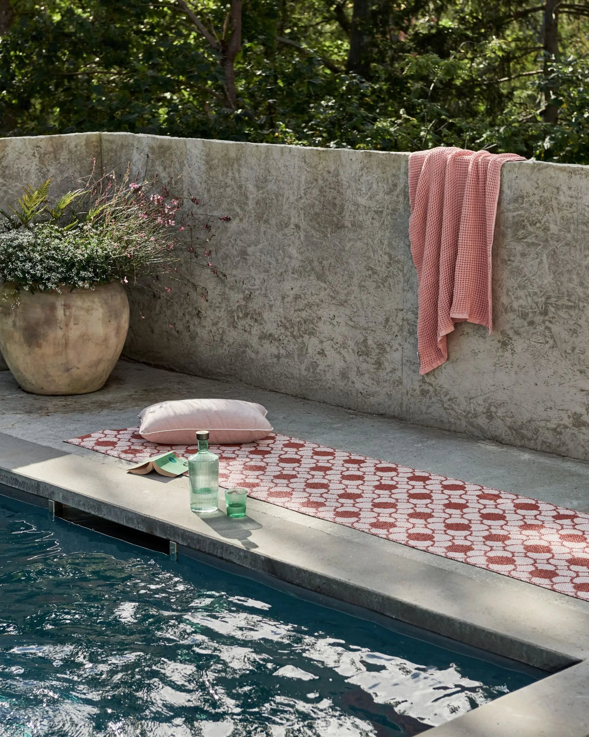 Pappelina Anya matto 70x200 brick Pappelina