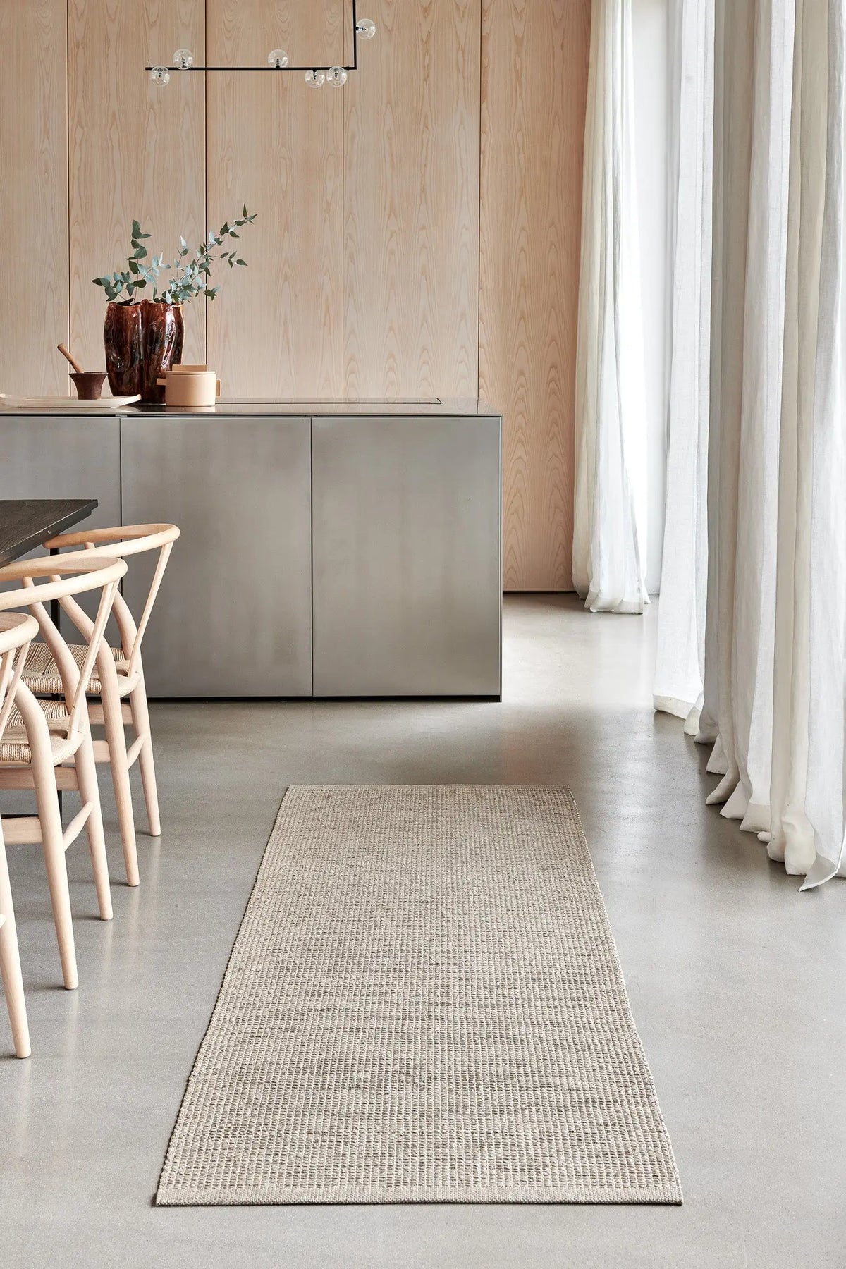 Pappelina EMM matto 70x180 potato/beige metallic Pappelina