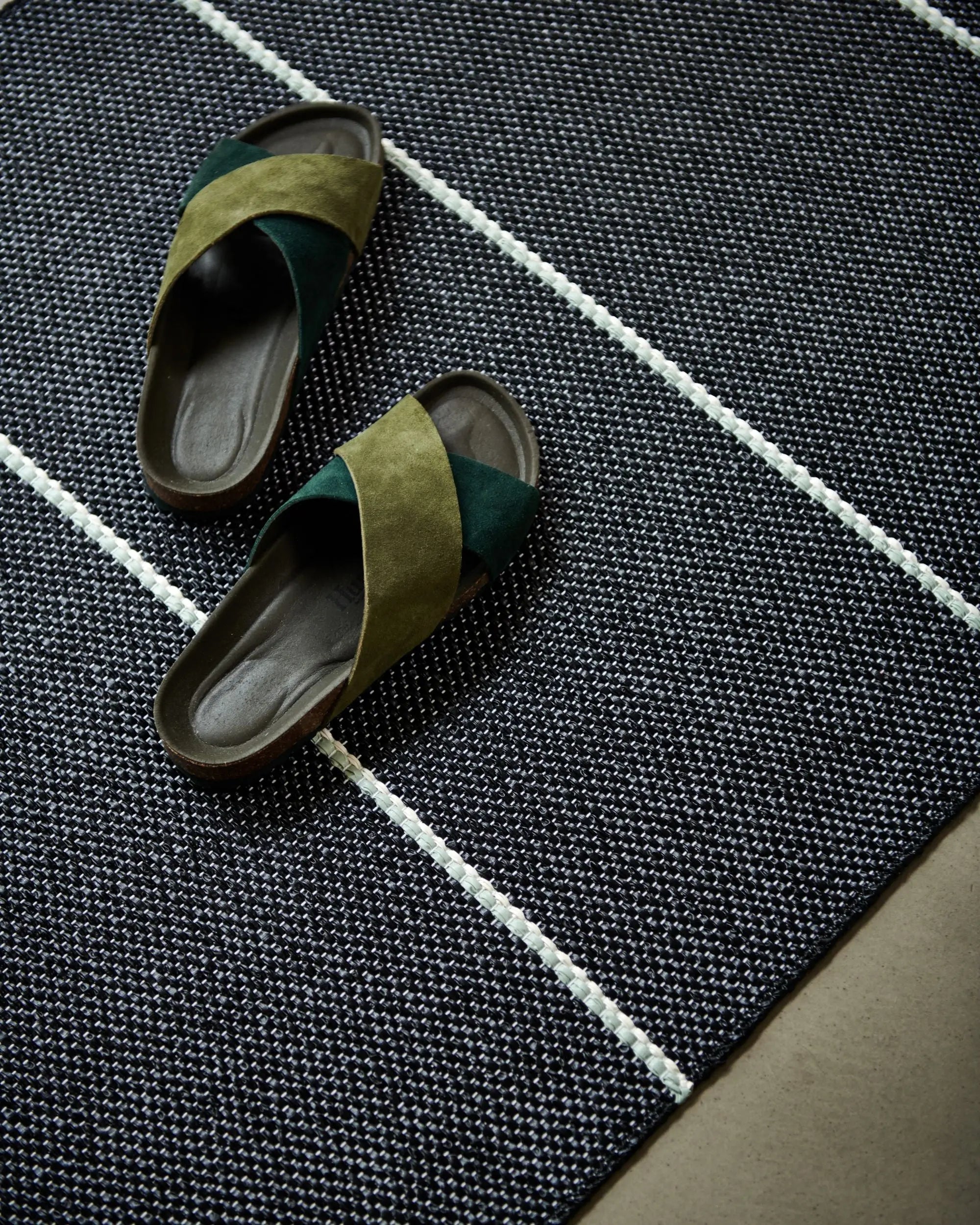 Pappelina Lea matto 70x150 black Pappelina