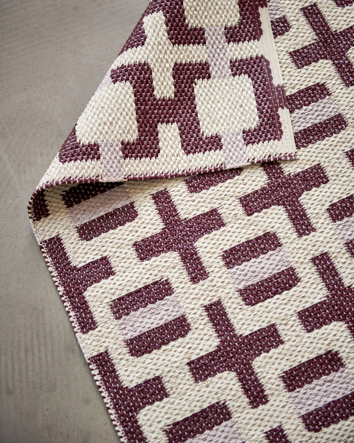 Pappelina Tom matto 70x240 burgundy Pappelina