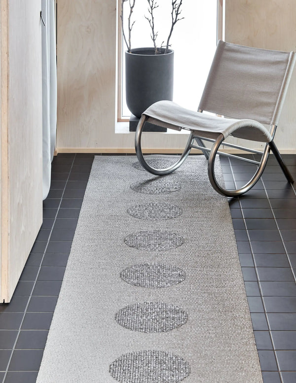 Pappelina Vera 2.0 matto 70x120 grey/granit metallic Pappelina