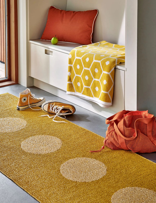 Pappelina Vera Pop matto 70x200 mustard/pale yellow Pappelina