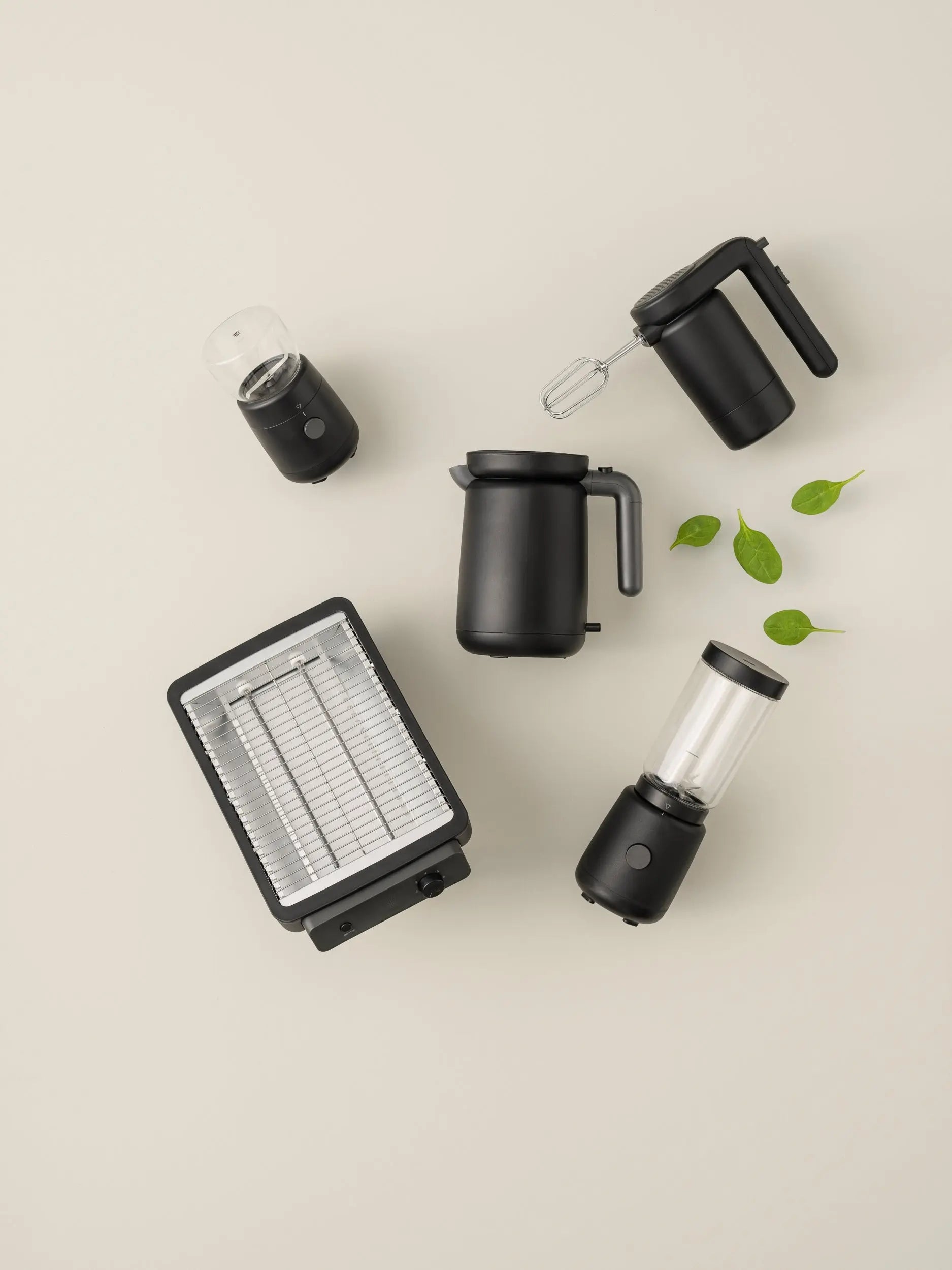 RigTig Foodie vedenkeitin 1 L musta RigTig