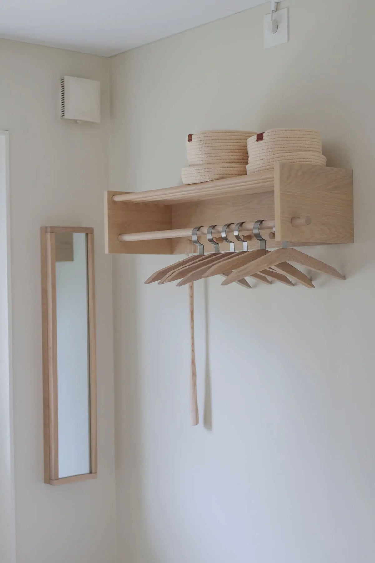 Rowico Hillmond hattuteline valkolakattu tammi Rowico