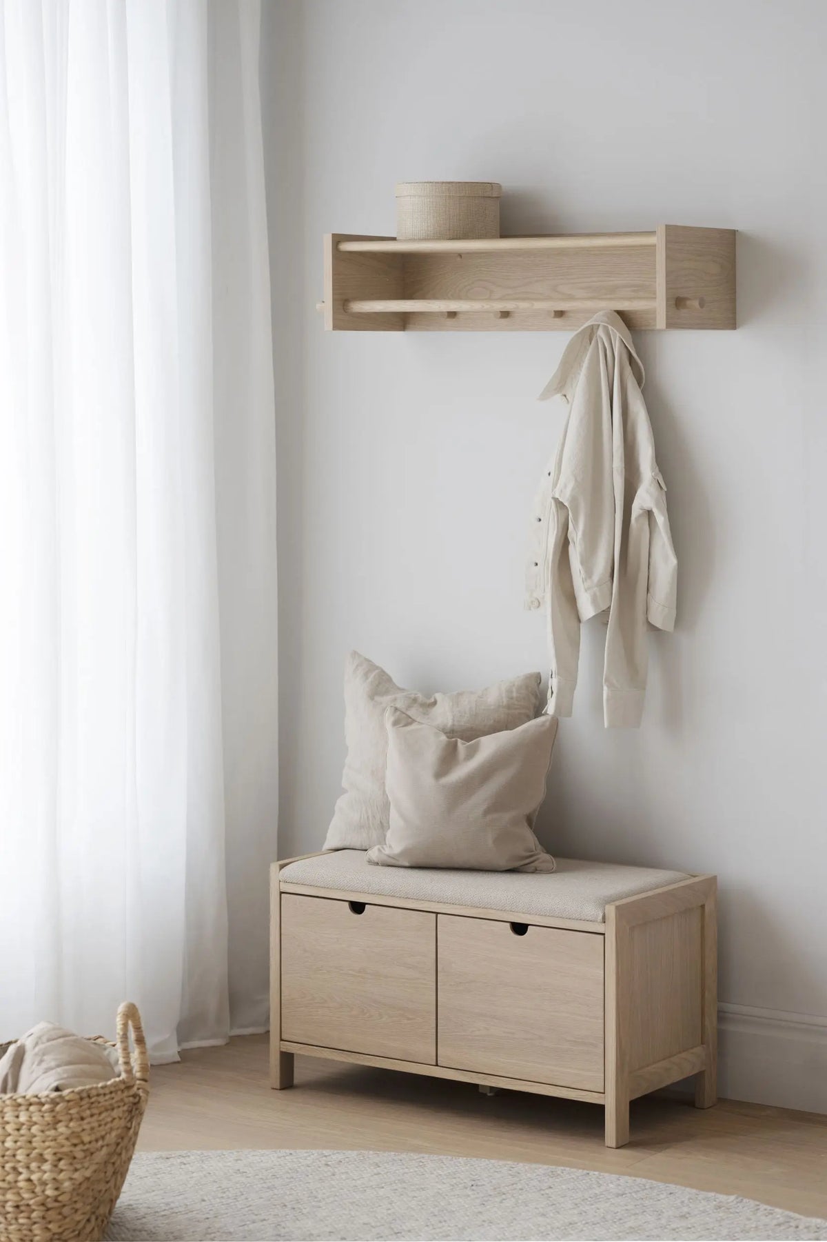 Rowico Hillmond hattuteline valkolakattu tammi Rowico