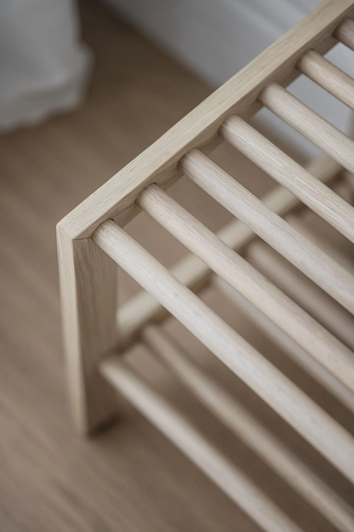 Rowico Hillmond kenkäteline valkolakattu tammi Rowico