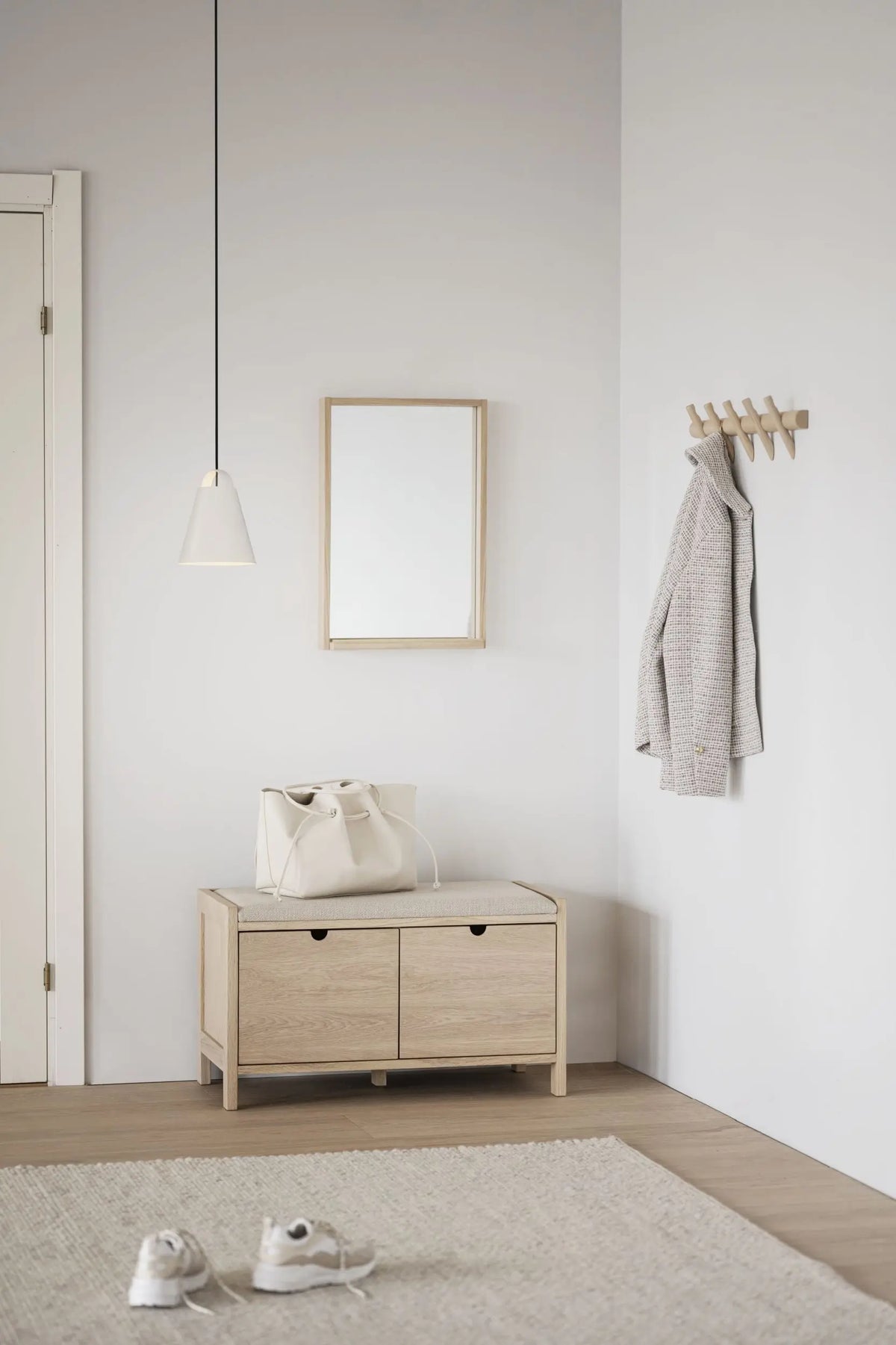 Rowico Hillmond naulakko valkolakattu tammi Rowico