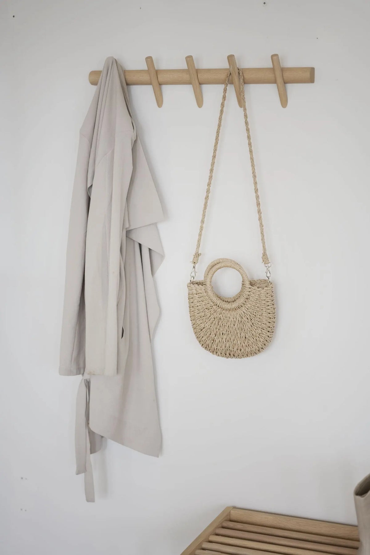 Rowico Hillmond naulakko valkolakattu tammi Rowico