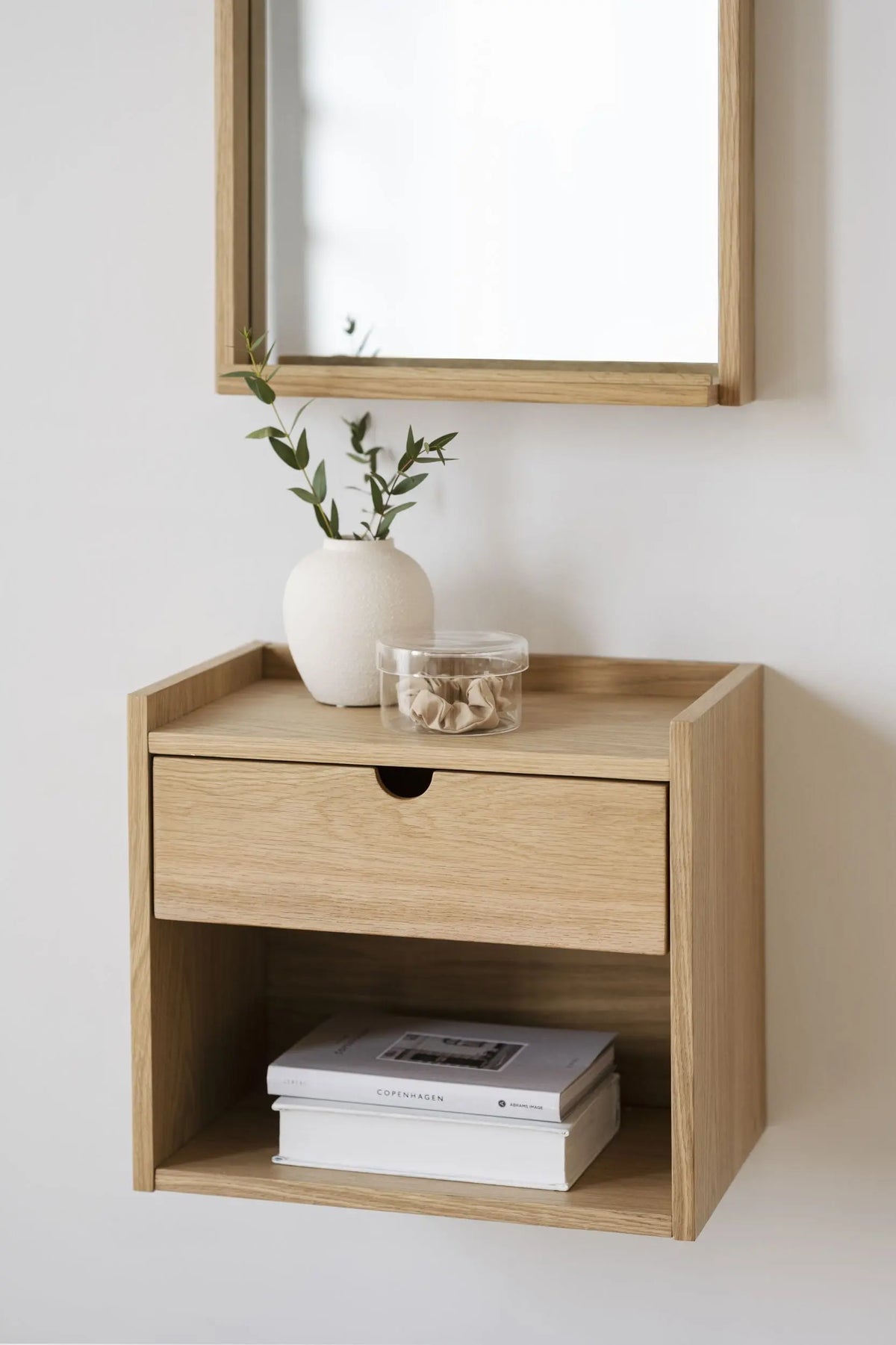 Rowico Hillmond yöpöytä tammi Rowico