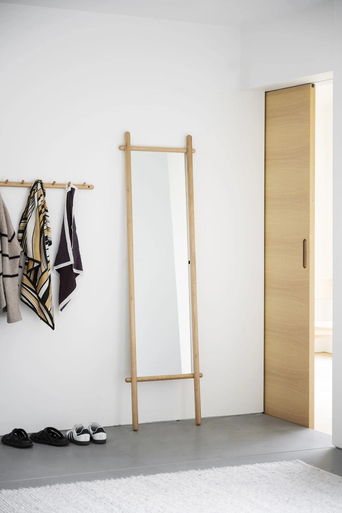 Rowico Milford naulakko 80 cm valkolakattu tammi Rowico