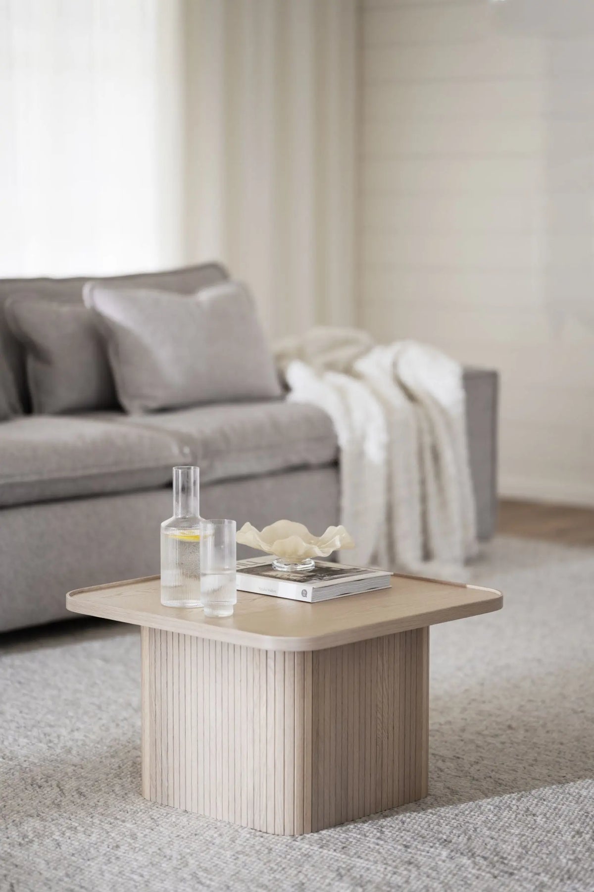 Rowico Sullivan sohvapöytä 60x60 valkolakattu tammi Rowico