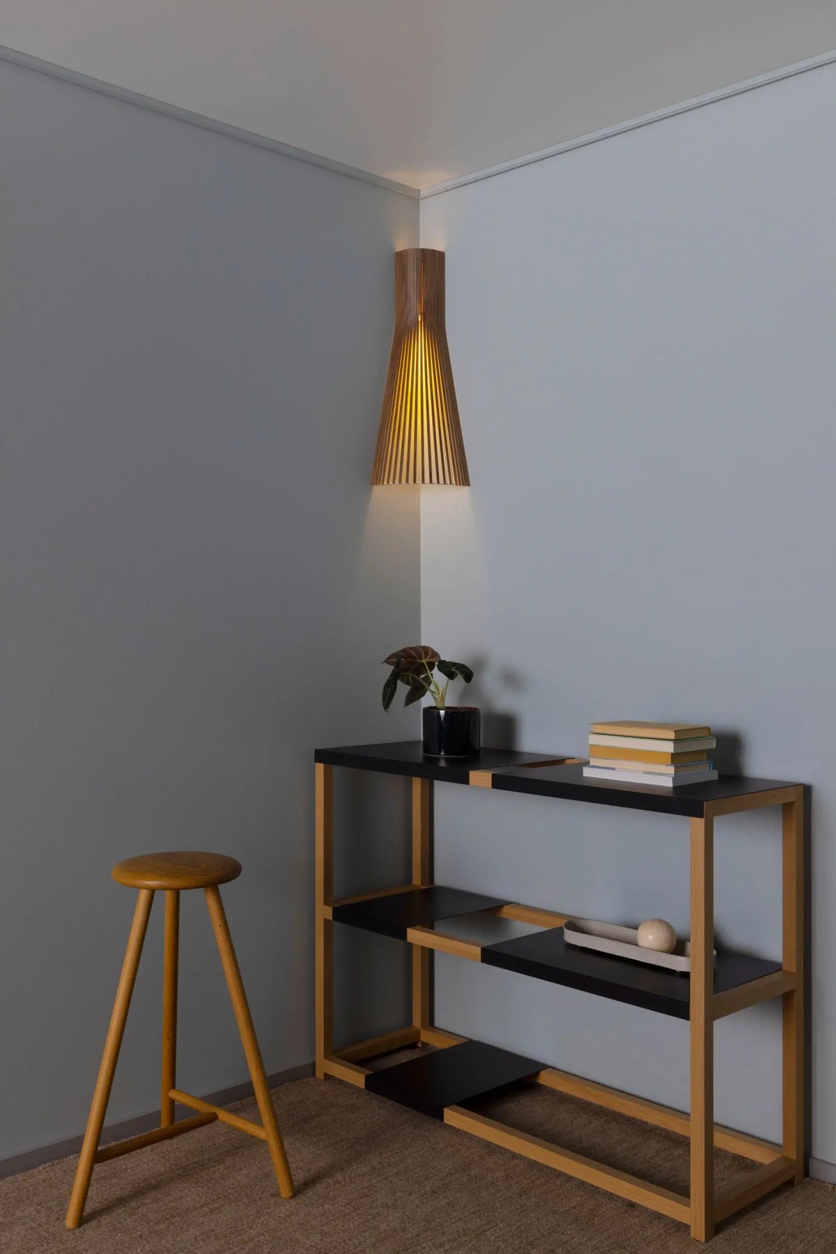 Secto Design Secto 4236 kulmavalaisin pähkinä Secto Design