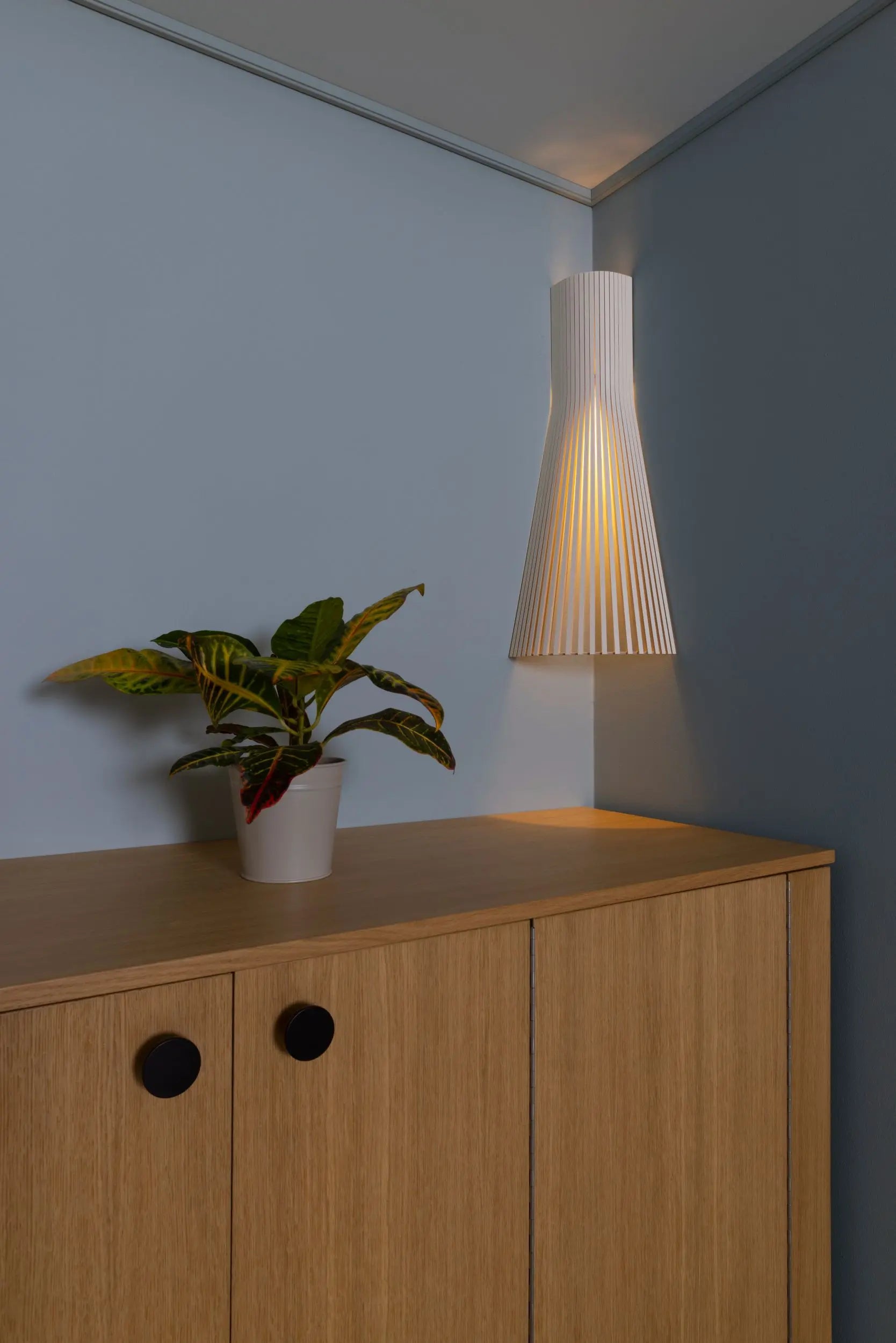 Secto Design Secto 4236 kulmavalaisin valkoinen Secto Design