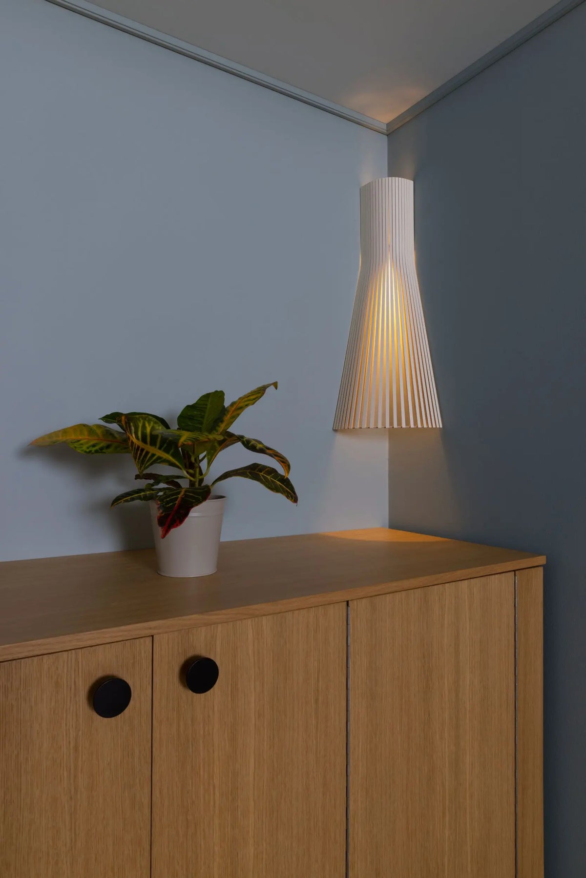 Secto Design Secto 4236 kulmavalaisin valkoinen Secto Design