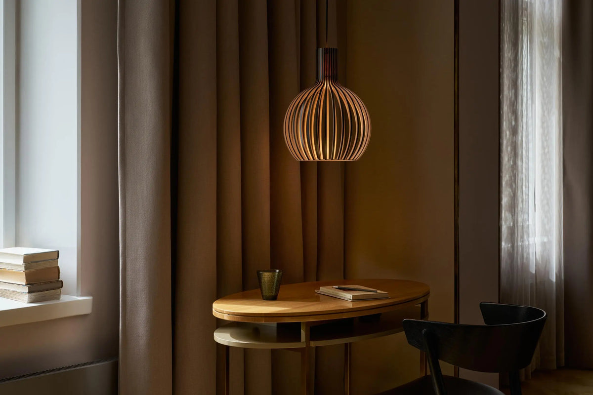 Secto Octo Tre 4242 pieni valaisin pähkinä Secto Design